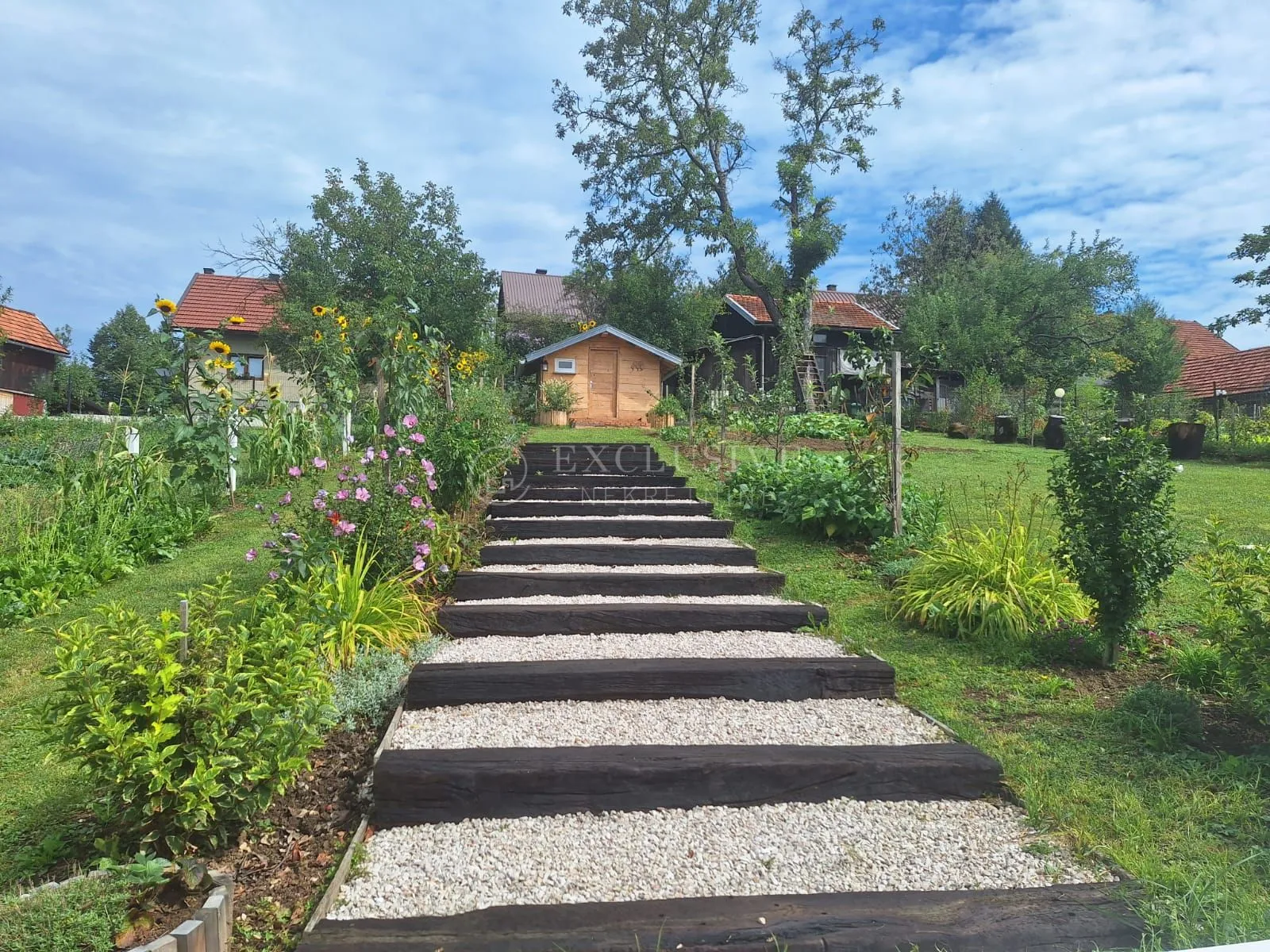 vrbovsko - rijetkost - sređena kuća sa lijepom okučnicom - slika 3