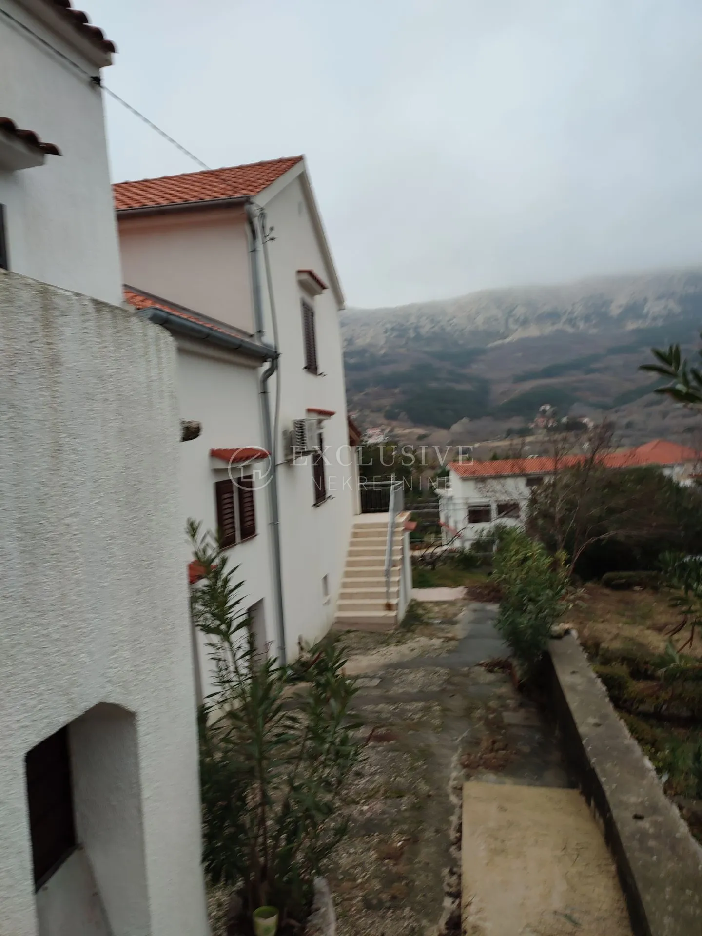 krk-jurandvor - dvoetažni apartman + zaseban apartman, terasa, vrt, parking - slika 38