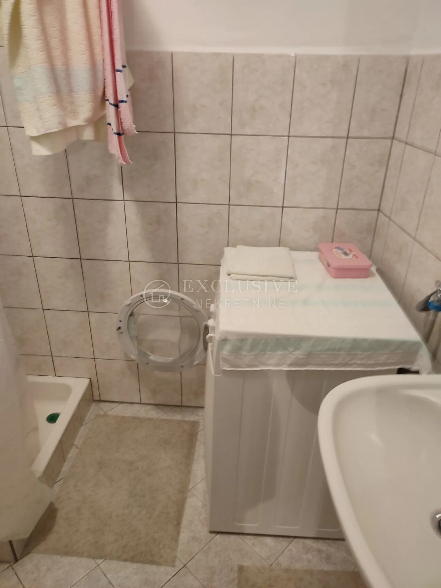 krk-jurandvor - dvoetažni apartman + zaseban apartman, terasa, vrt, parking - slika 19