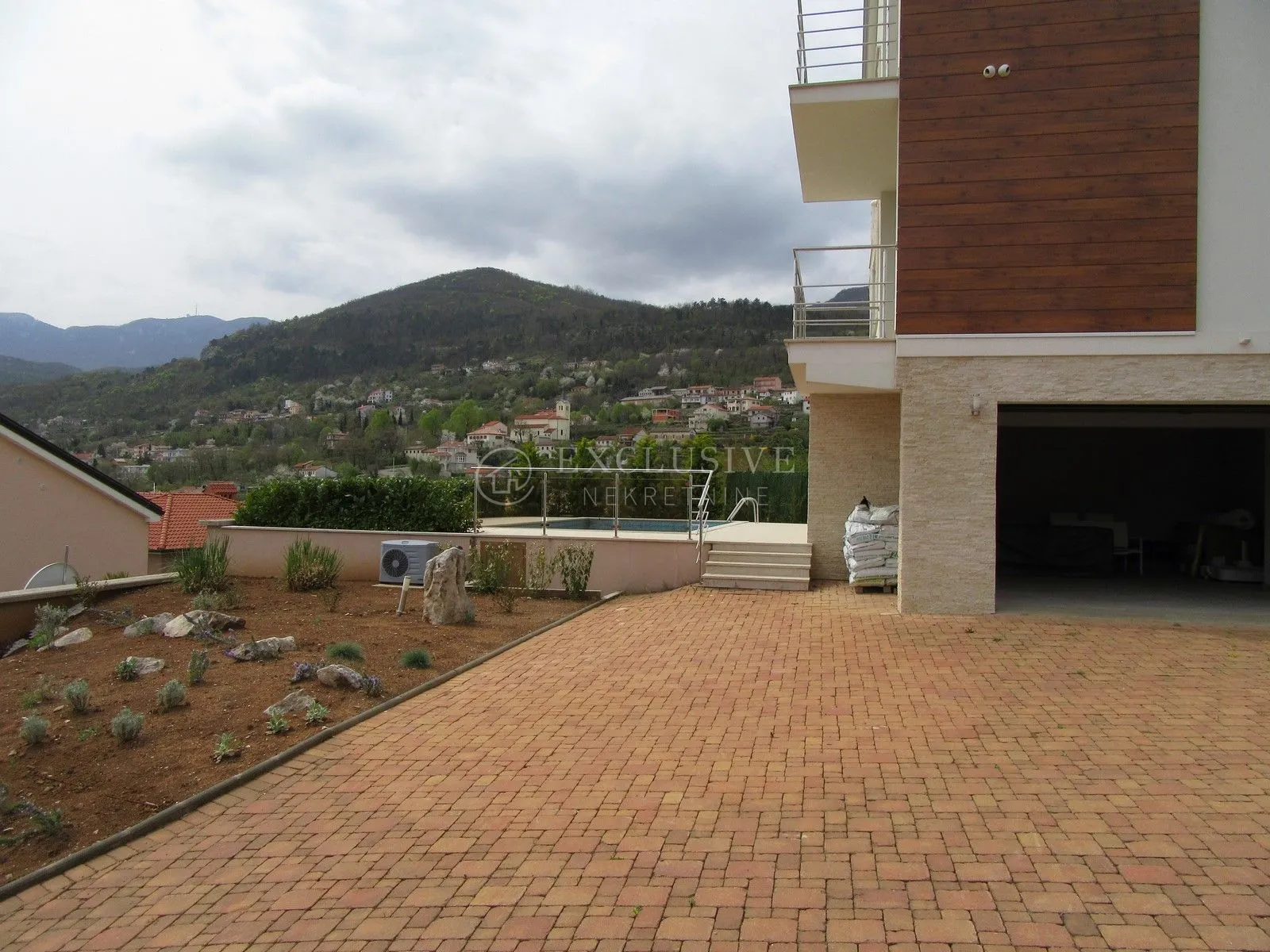 opatija-poljane-prekrasna obiteljska villa sa bazeom i video nadzorom- - slika 6