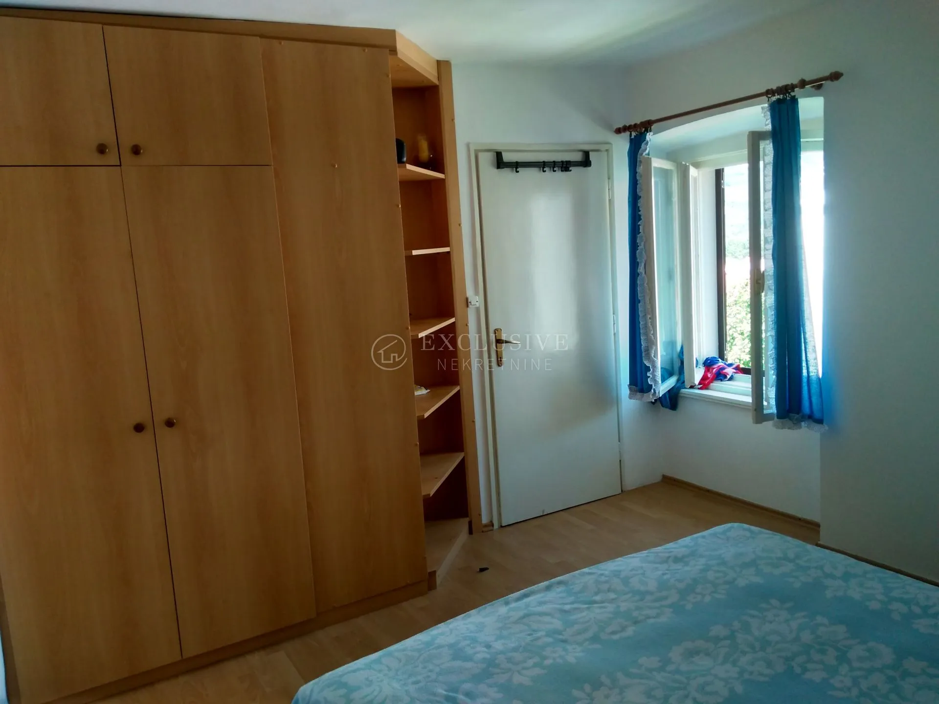 krk-jurandvor - dvoetažni apartman + zaseban apartman, terasa, vrt, parking - slika 47
