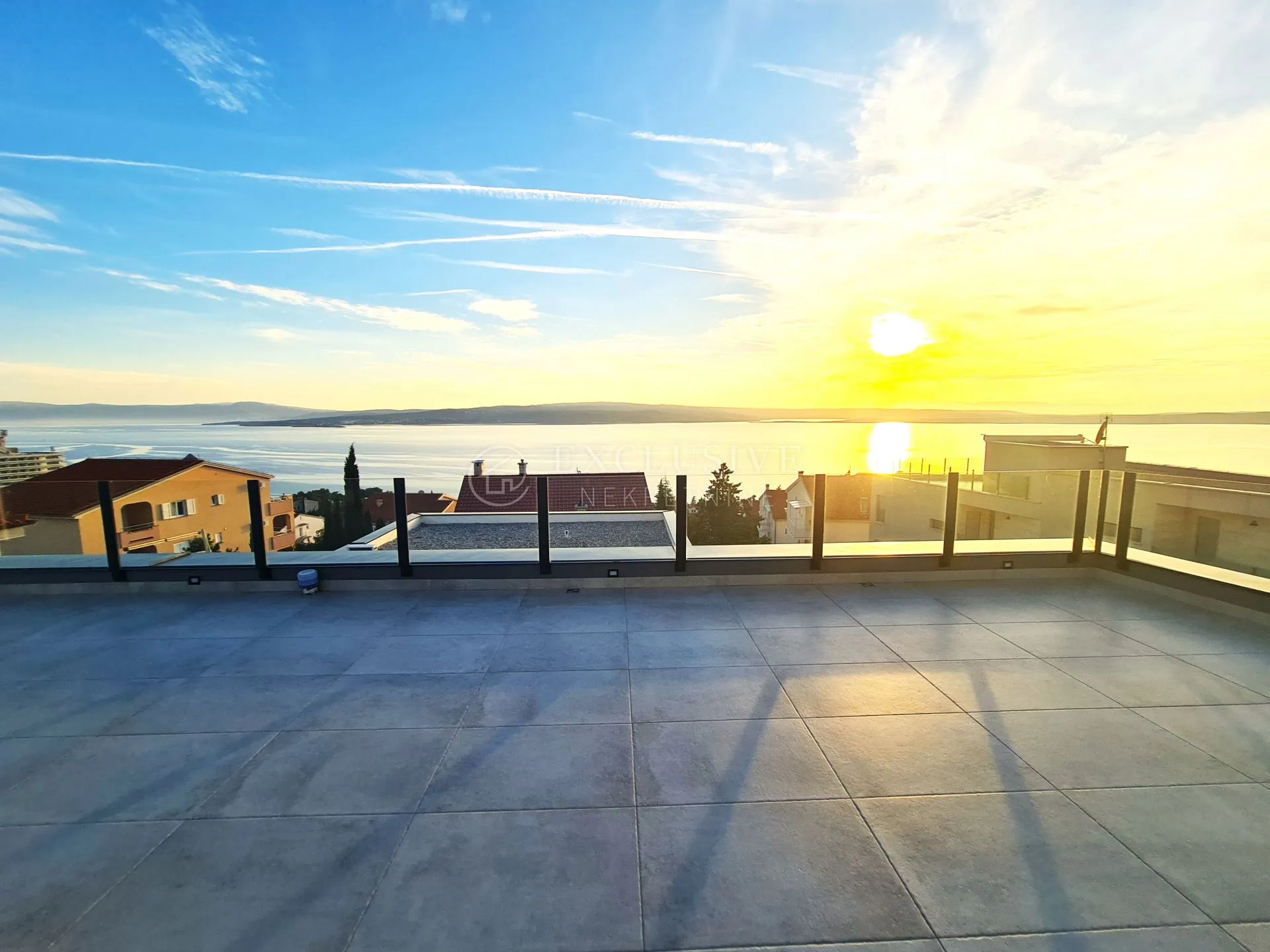 dramalj - predivni penthouse sa garažom i zasebnim apartmanom - slika 33