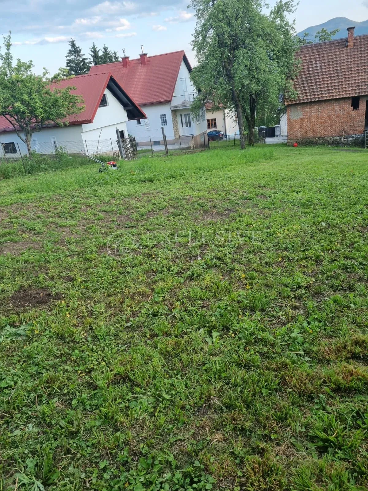 vrbovsko - rijetkost - sređena kuća sa lijepom okučnicom - slika 37