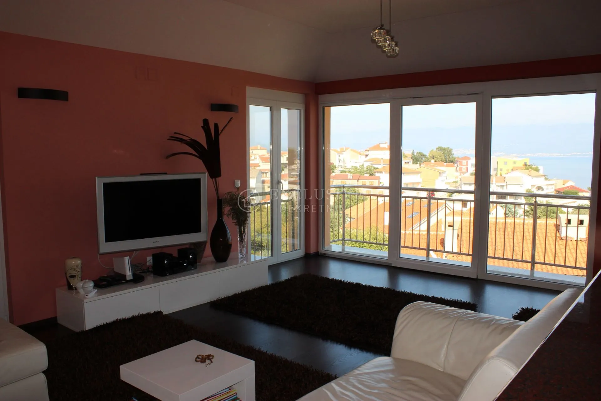 krk, vrbnik - prekrasna apartmanska vila u prvome redu do mora - slika 24