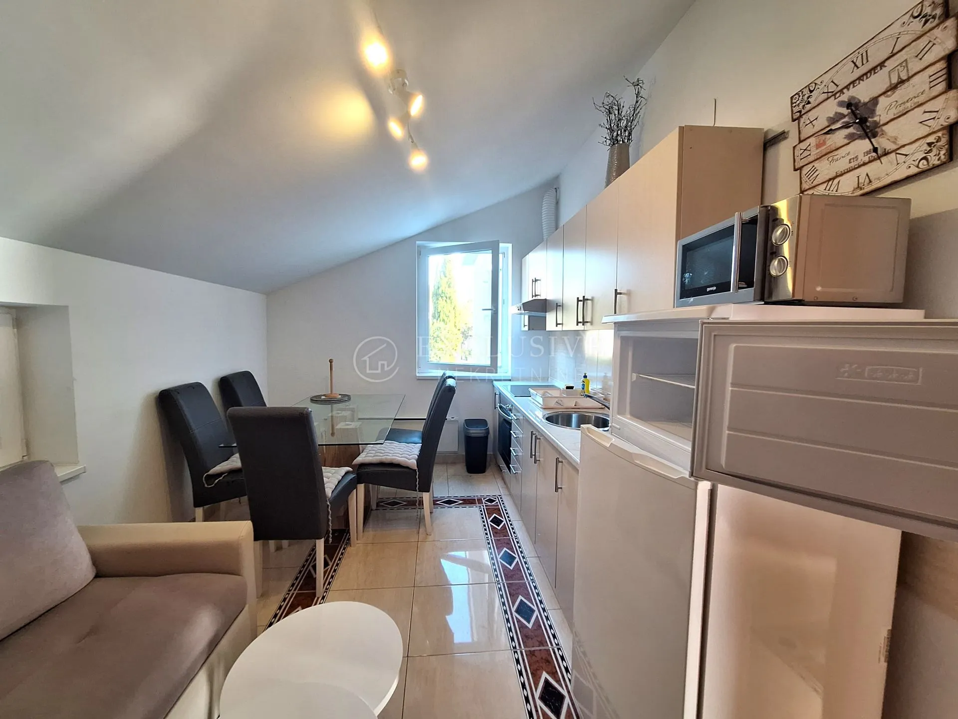 selce - apartman s pogledom, 30 m od mora! - slika 2