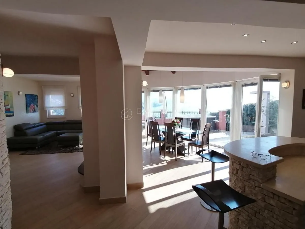 opatija, prekrasna vila 550m2 - slika 25