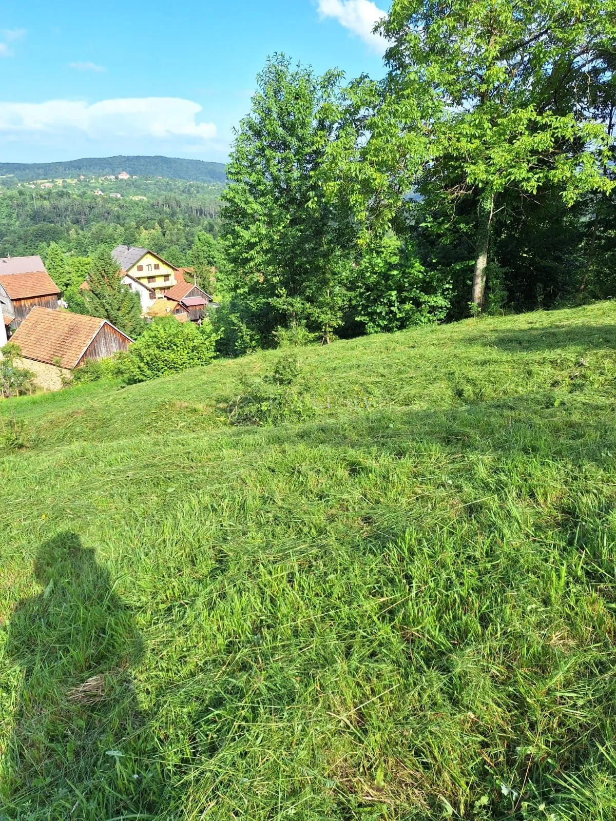 VRBOVSKO - GRADJEVINSKI TEREN OD 544m2, MOŽE I "A" FRAME KUĆA - Jablan, Vrbovsko