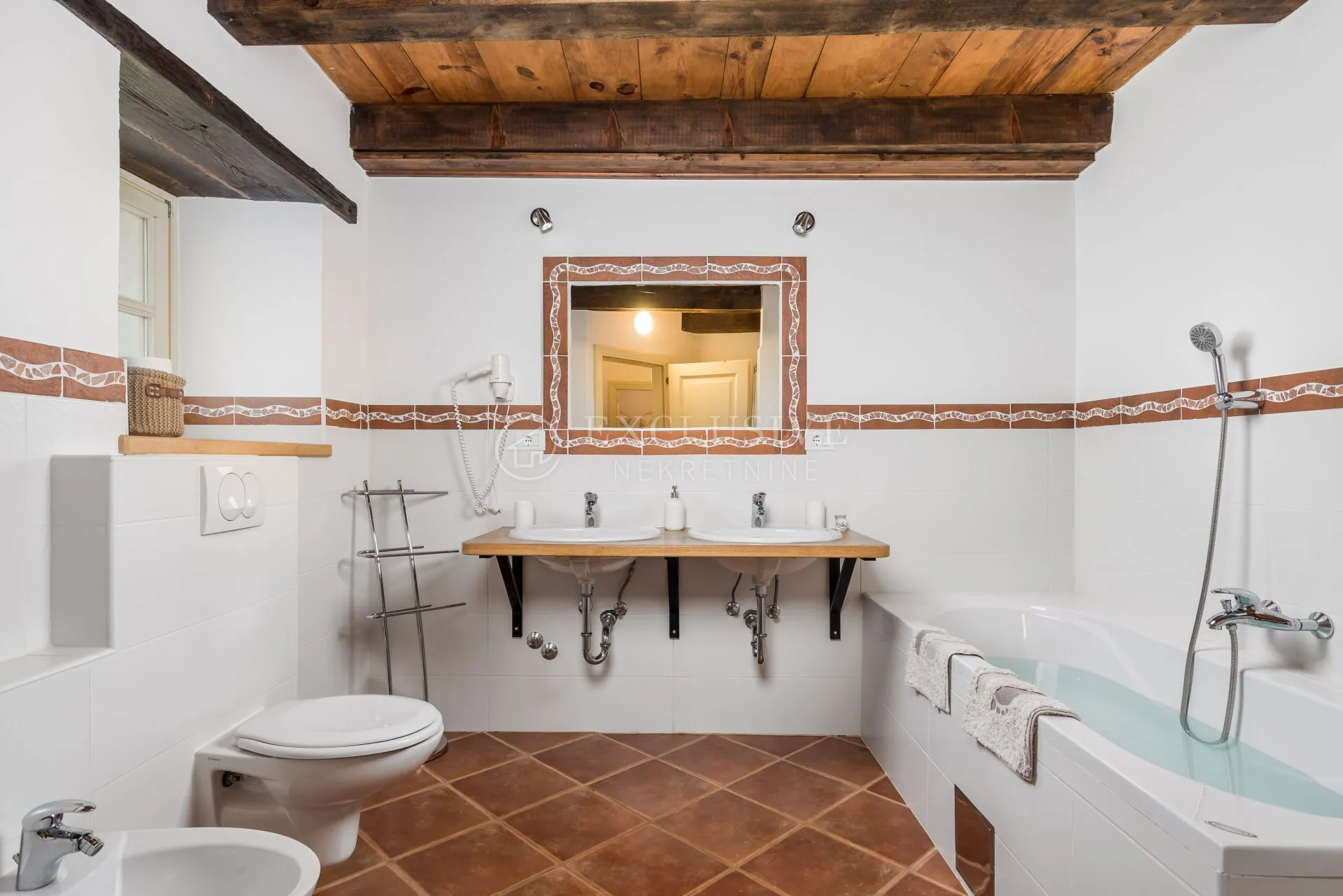 istra, tinjan - prekrasna kamena vila s bazenom - slika 23