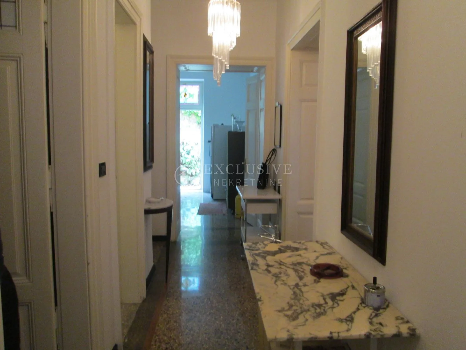 opatija-gospodski stan u villi - slika 25