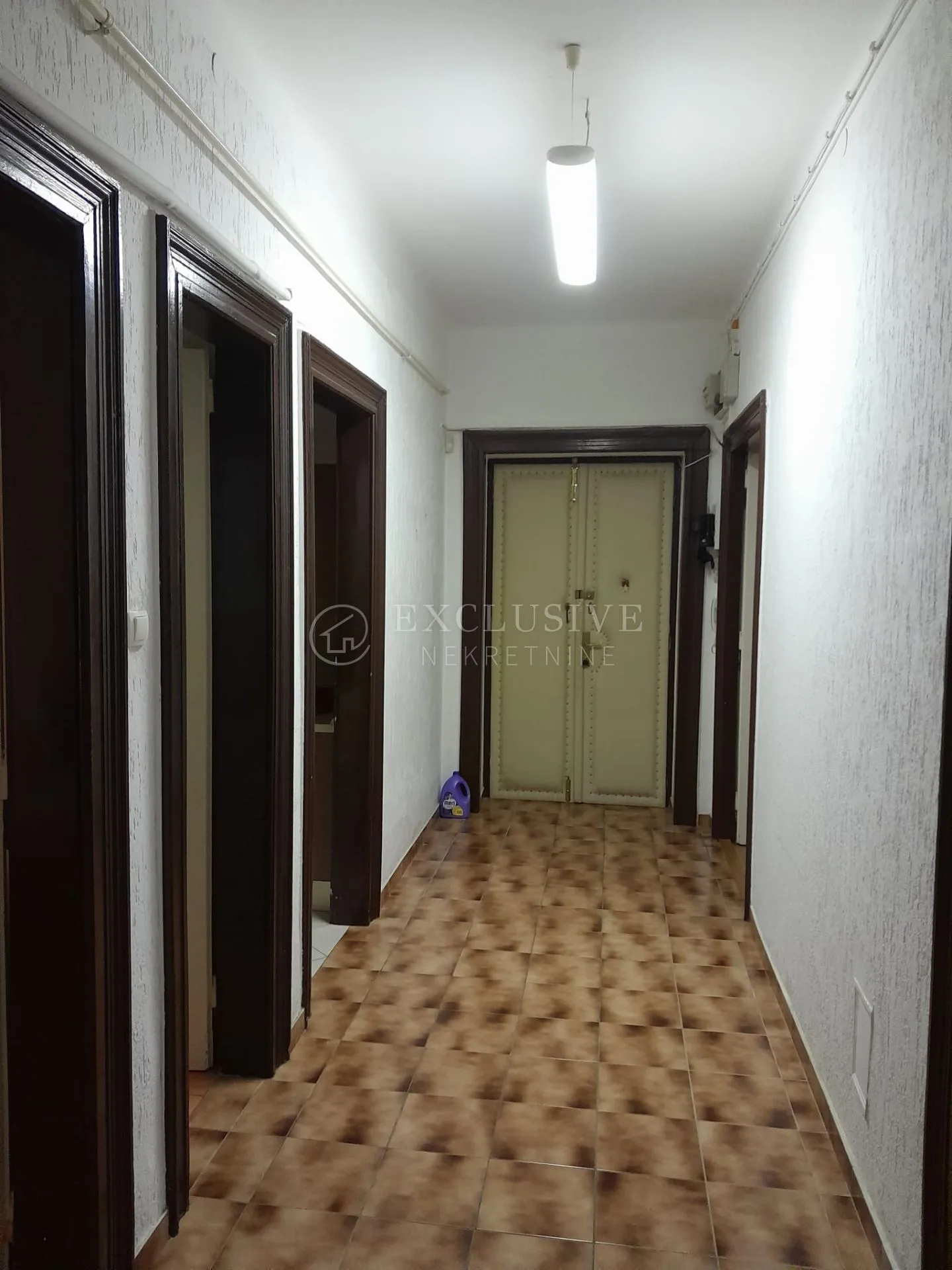 stan za najam u centru grada rijeke 100m2 ! - slika 5