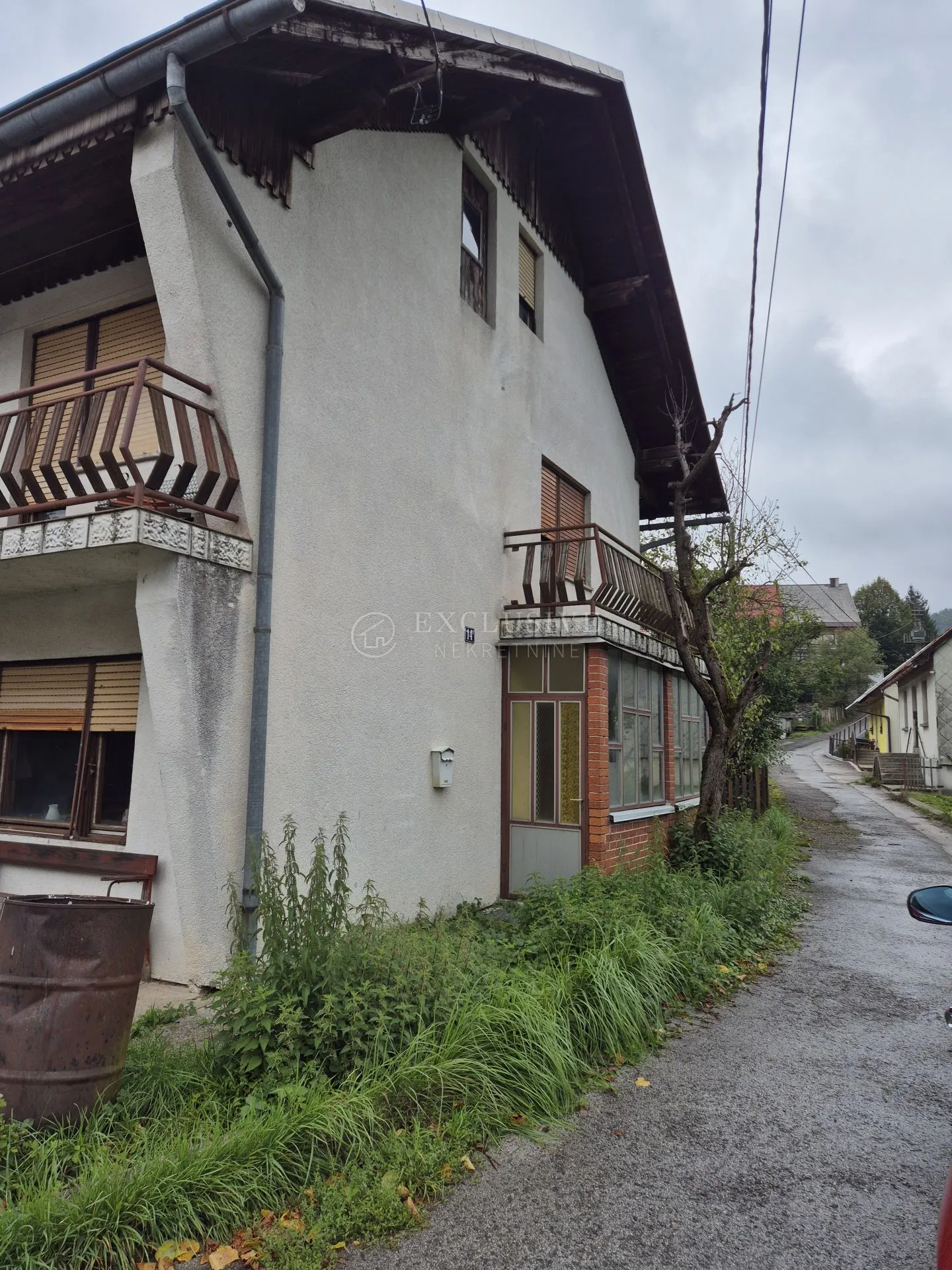lokve, kuća u centru 344,64 m2 sa okućnicom i vrtom - slika 4