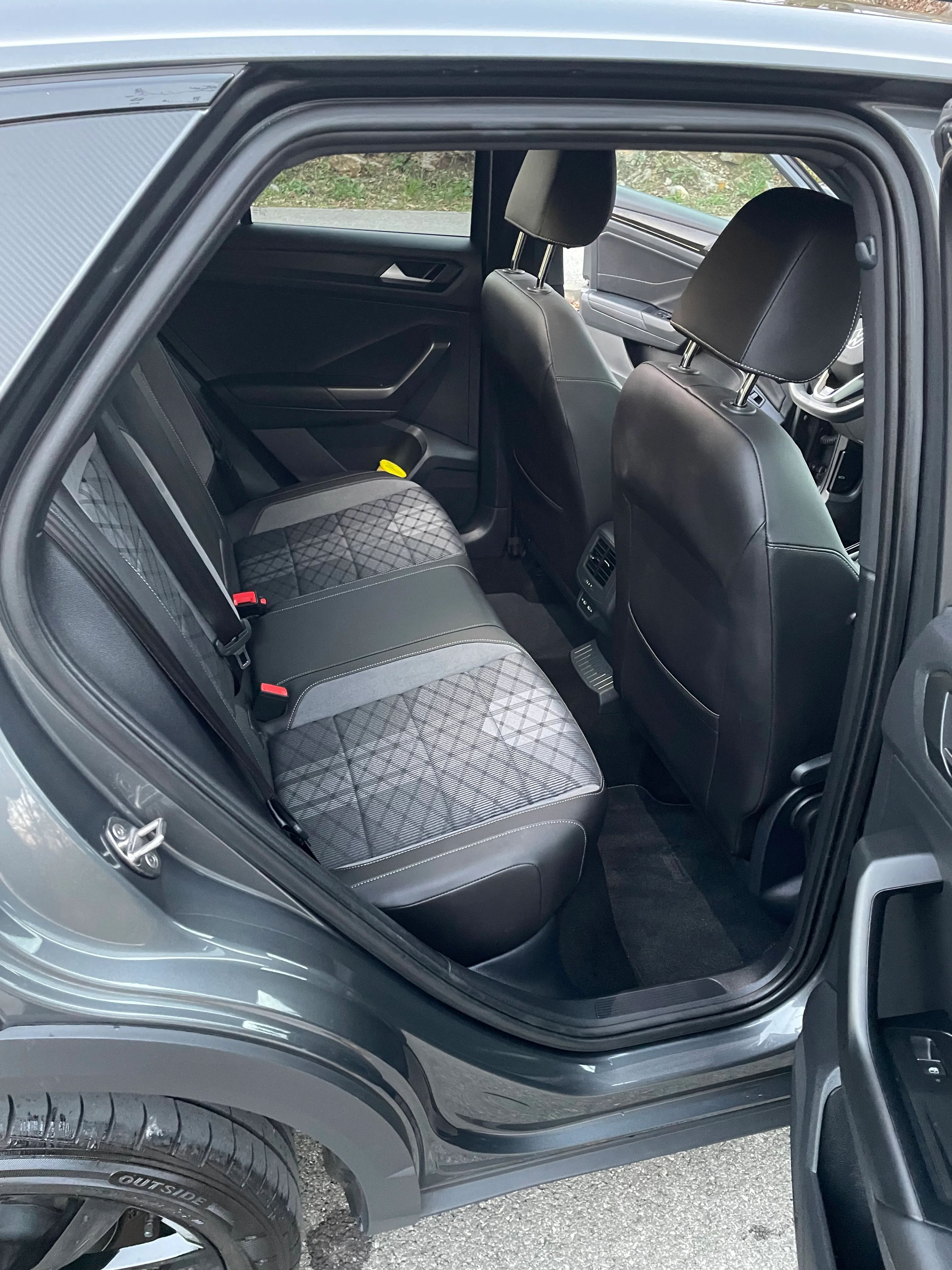 vw t-roc 1.5 tsi,dsg,r-line,black,matrix,iq,kamera - slika 7