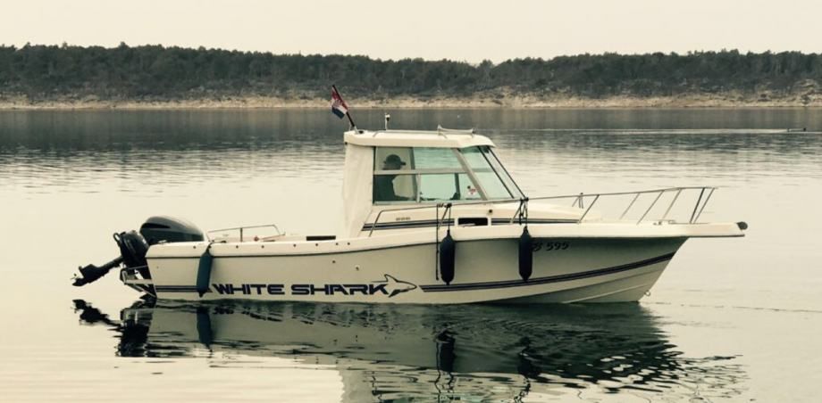 fisherman sa kabinom white sark 226 – moguca zamjena za veci - slika 8