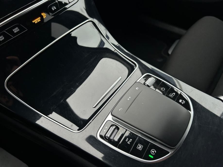 mercedes glc 200 4matic - model 2022 - navi - kamera - reg 1 god !!! - slika 16