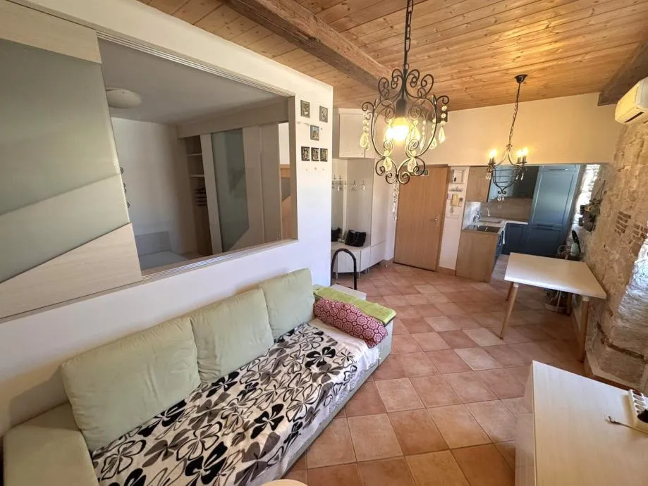funtana-stan 300 m od mora za 139000 eura-prilika (prodaja) - slika 3