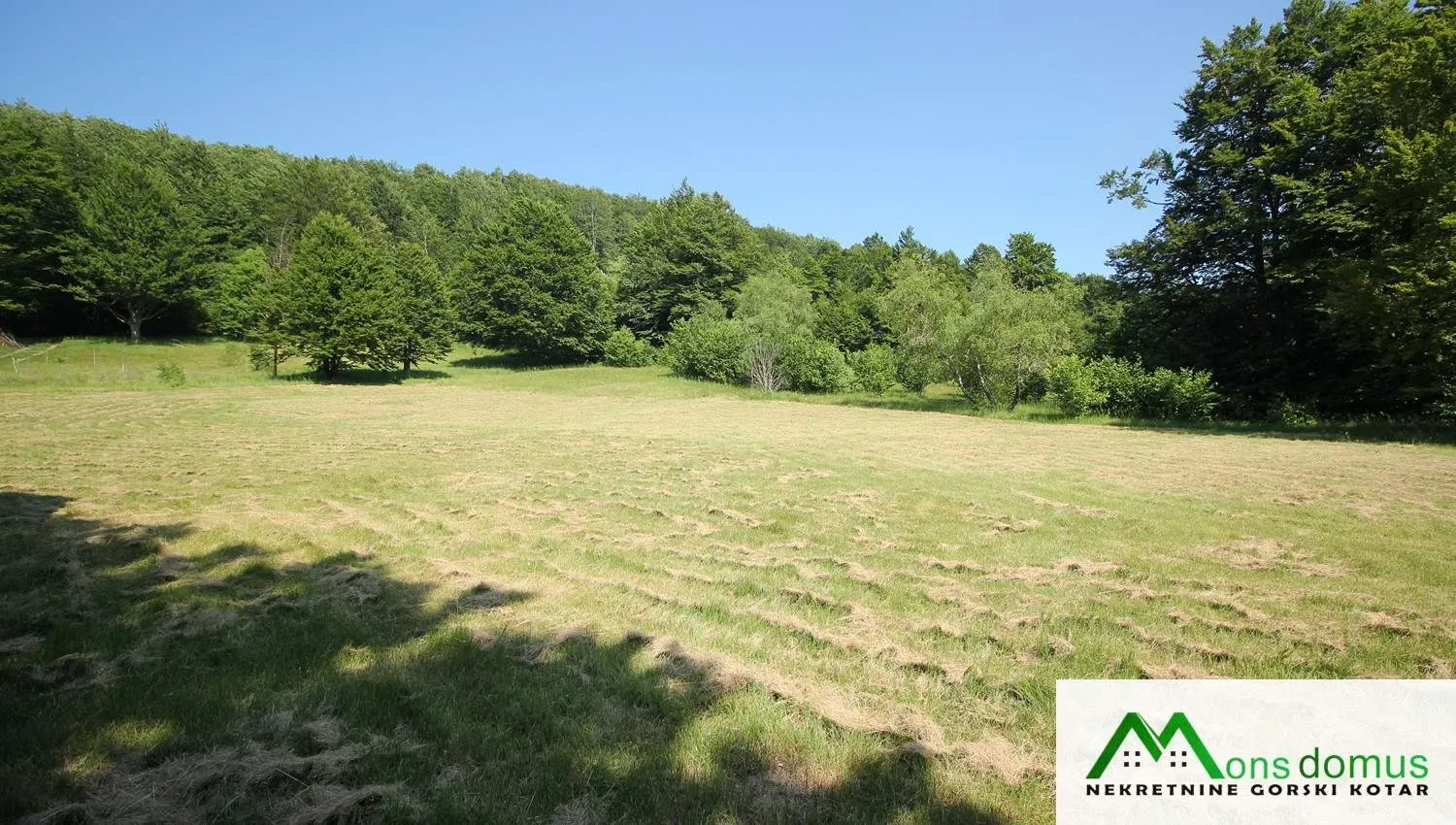 8843 m2 građevinskog zemljišta, dvije vikend kuće i garaža - slika 19