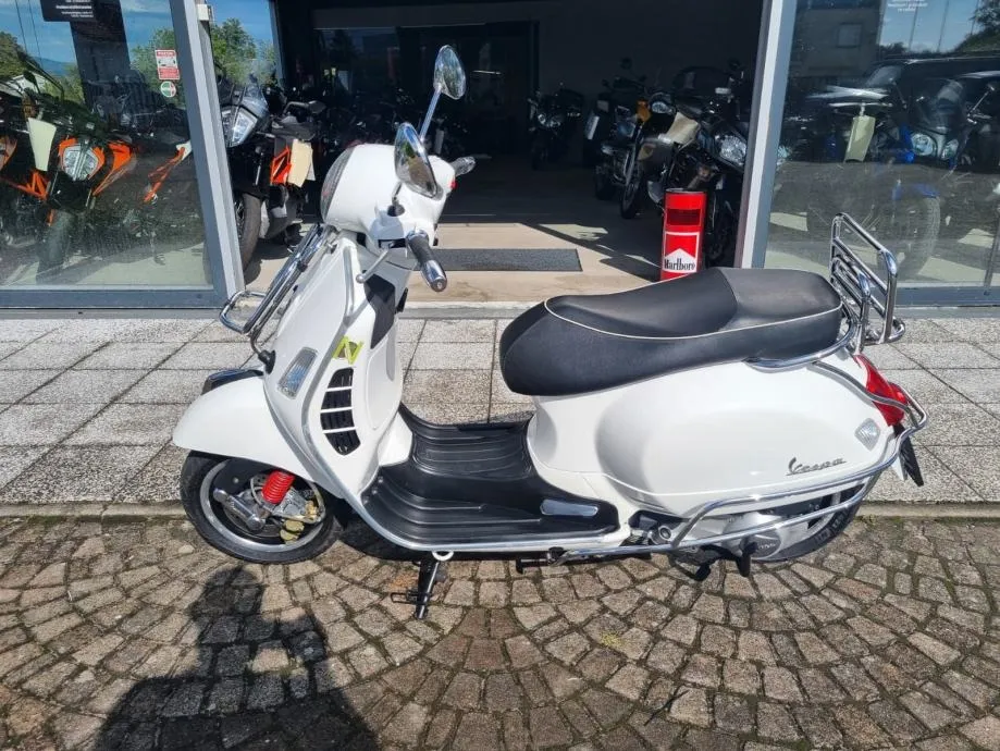 piaggio vespa gts 300 super, 2013 god. - slika 6