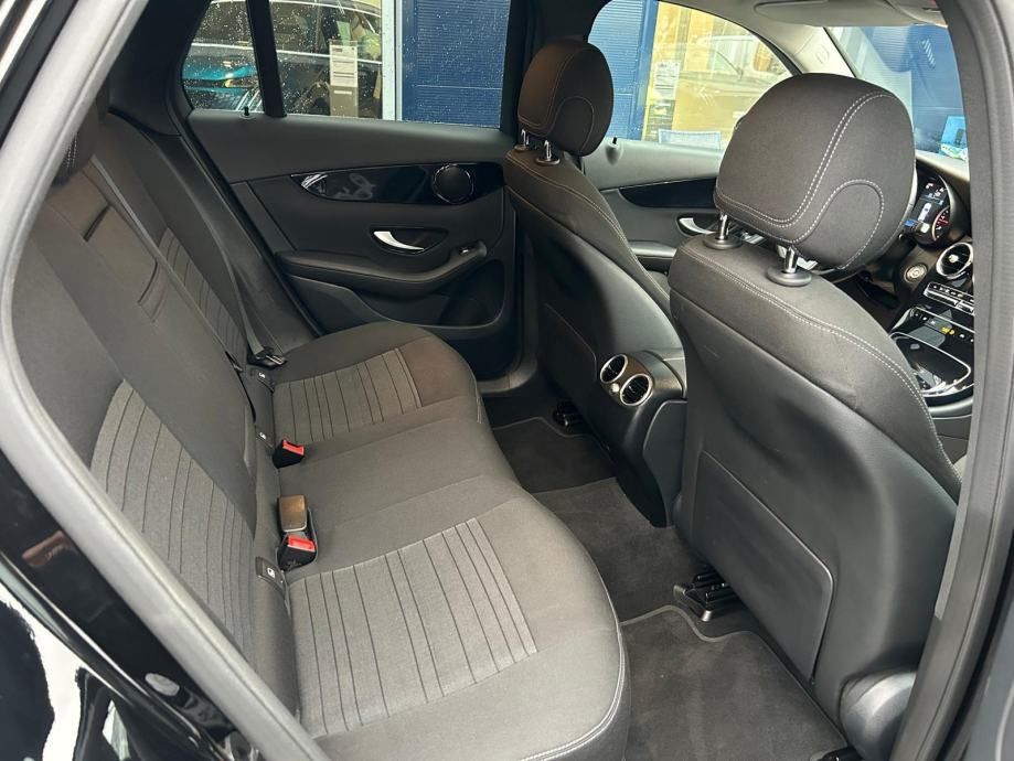 mercedes glc 200 4matic - model 2022 - navi - kamera - reg 1 god !!! - slika 12
