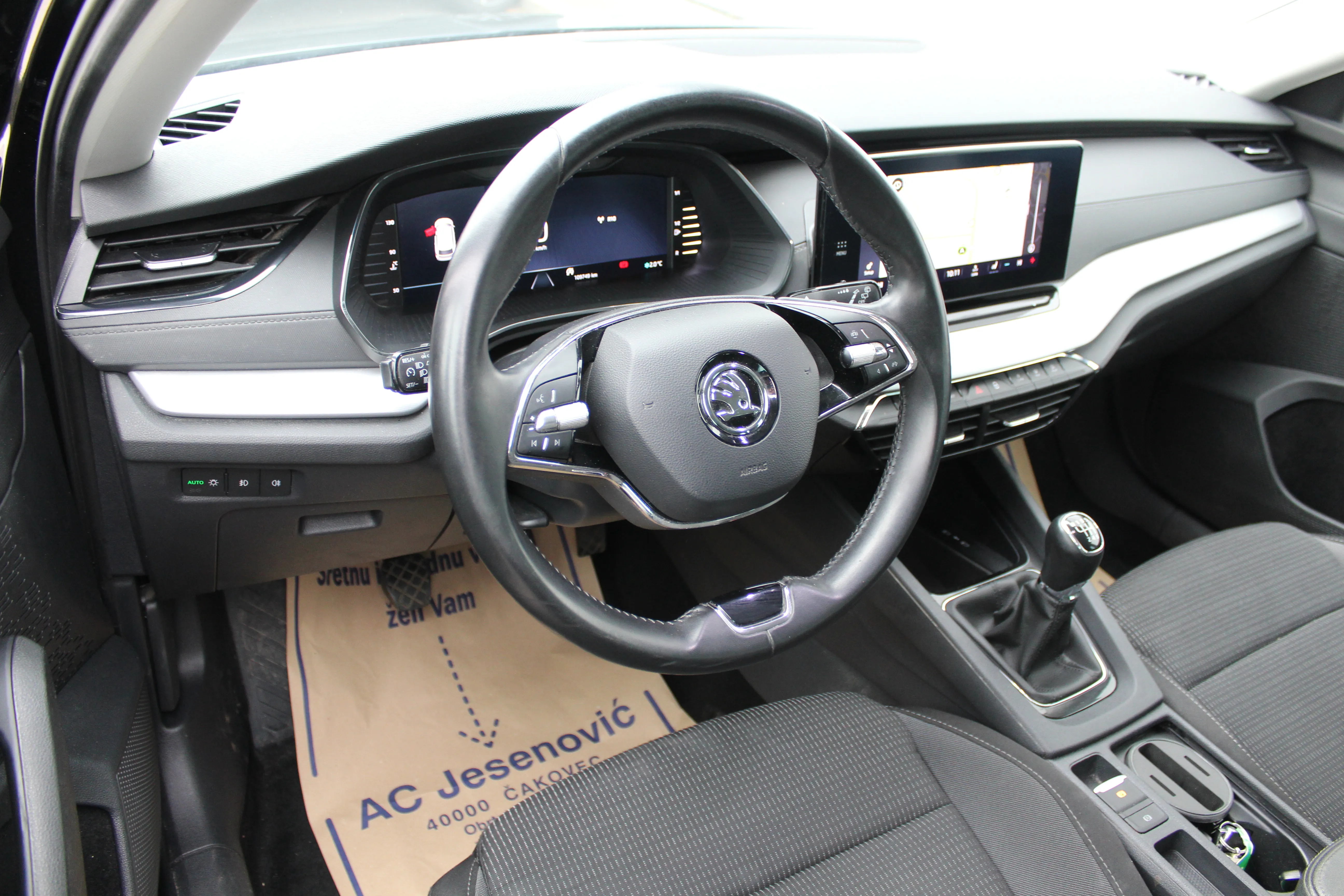13067 škoda octavia combi ambition 2.0 tdi - slika 8