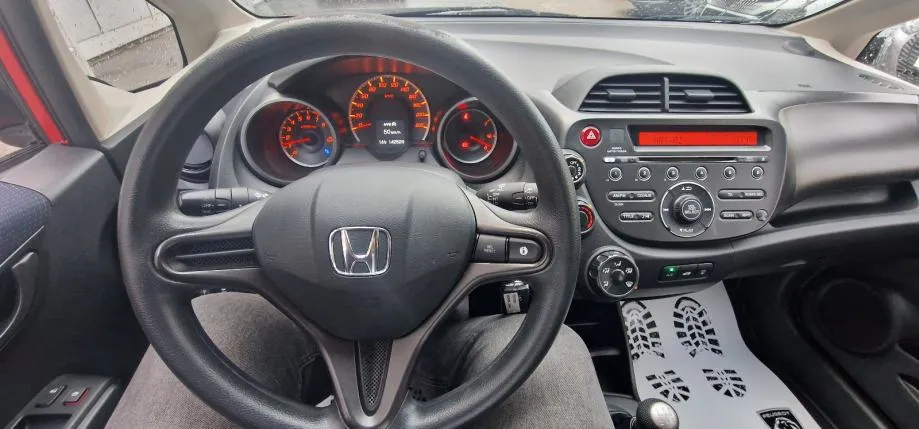 honda jazz 1,2 - 2014 - 140.000km - klima - servo - reg 1 god !!! - slika 15