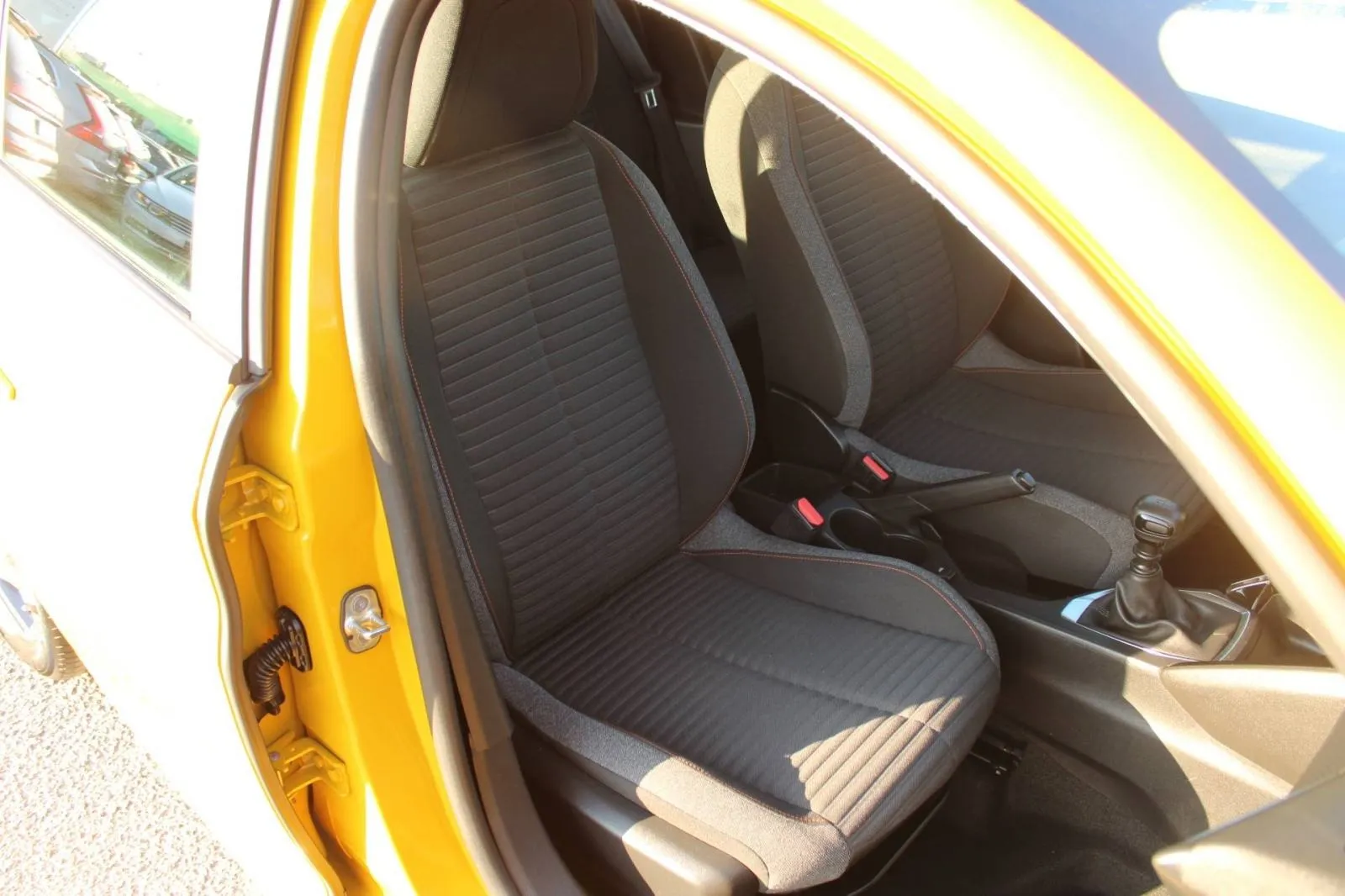 peugeot 208 1.2 puretech 100 - slika 11