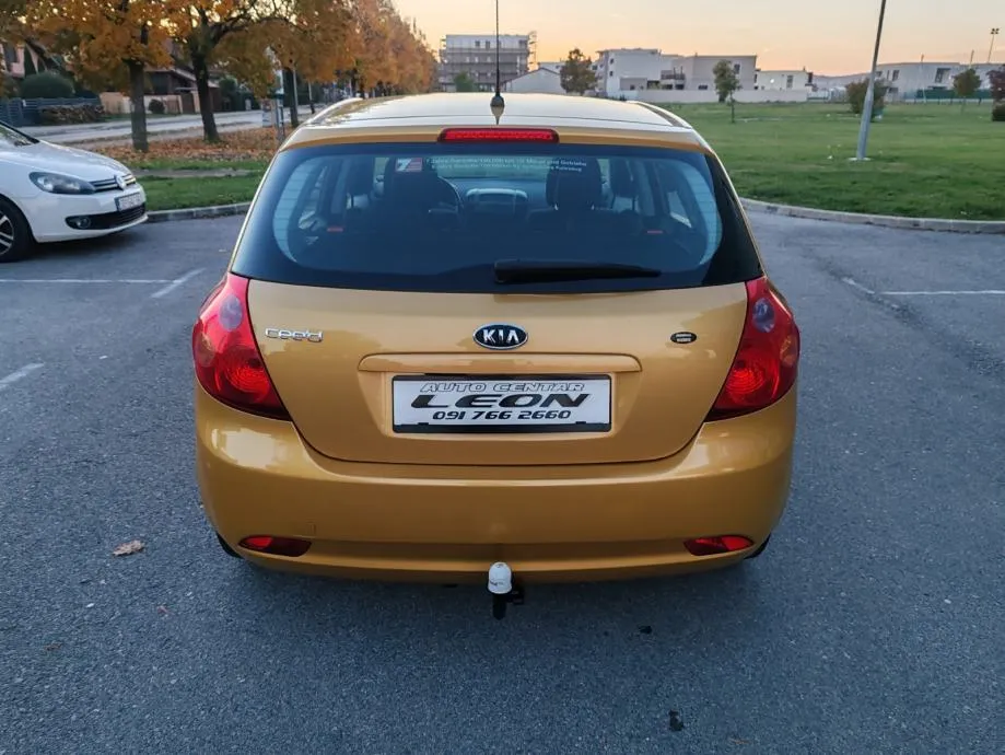 kia ceed (cee'd) 1,6 crdi ,2009g, 173000 km, kartice 24/36 rata - slika 5