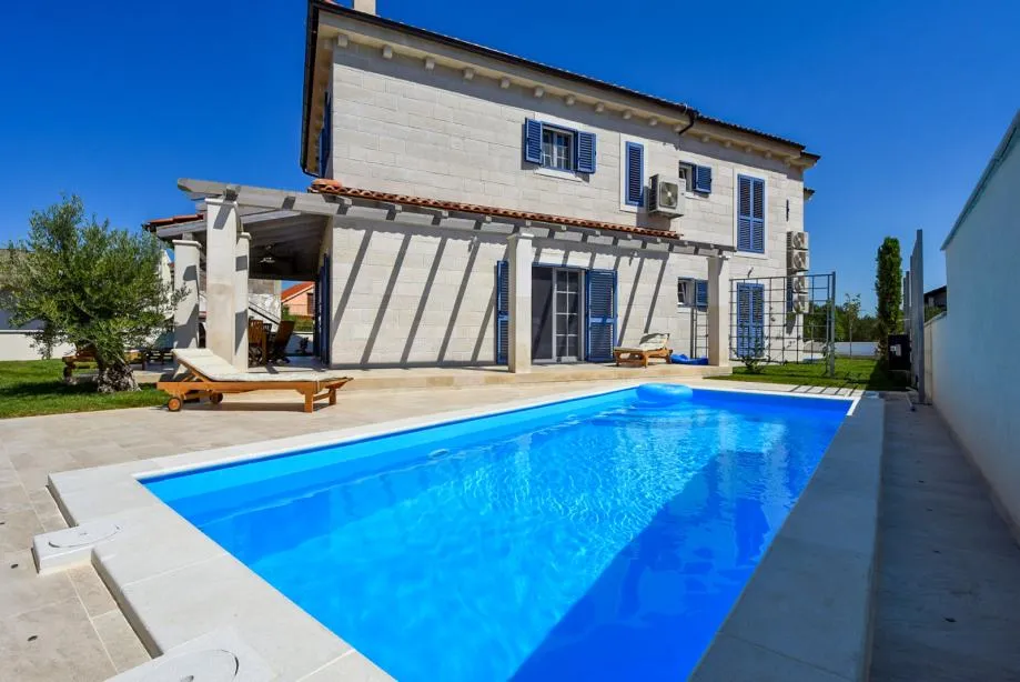 !!mediteranski biser u murteru, kuća, 148. 00 m2 - slika 2