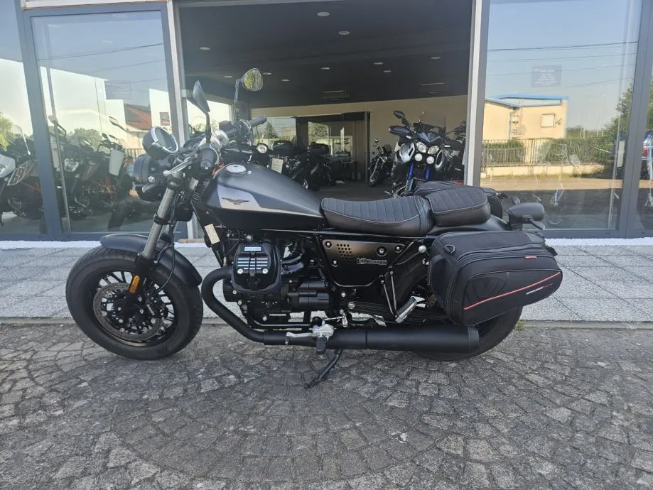 moto guzzi v9 bobber abs, s garancijom, 2021 god. - slika 10