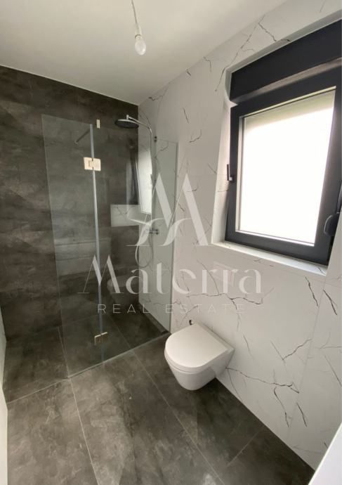 murter, 3-soban stan - 93,93m2, terasa sa pogledom na more, 150m plaža - slika 2