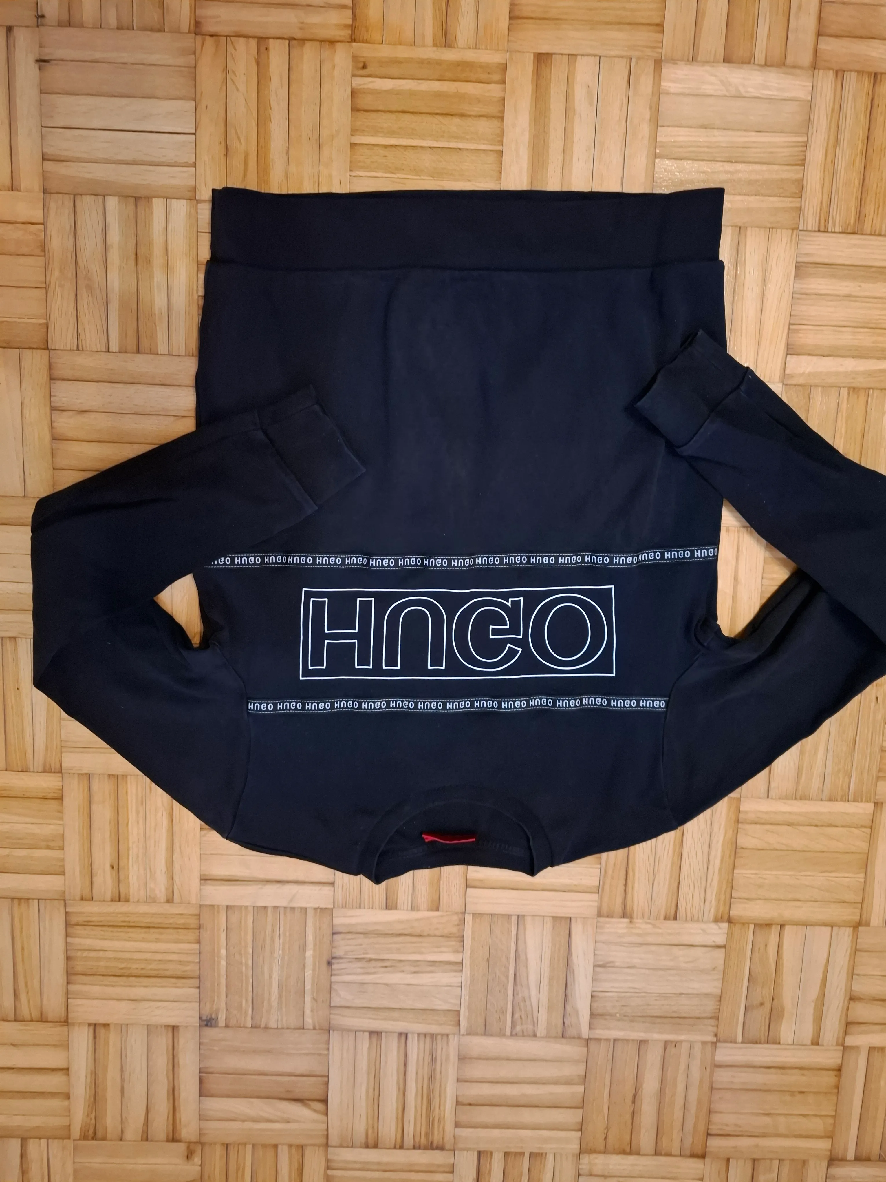 crna majica hugo boss - slika 3
