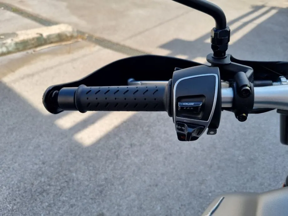 moto guzzi v 85 tt abs tcs, 2021 god. - slika 18
