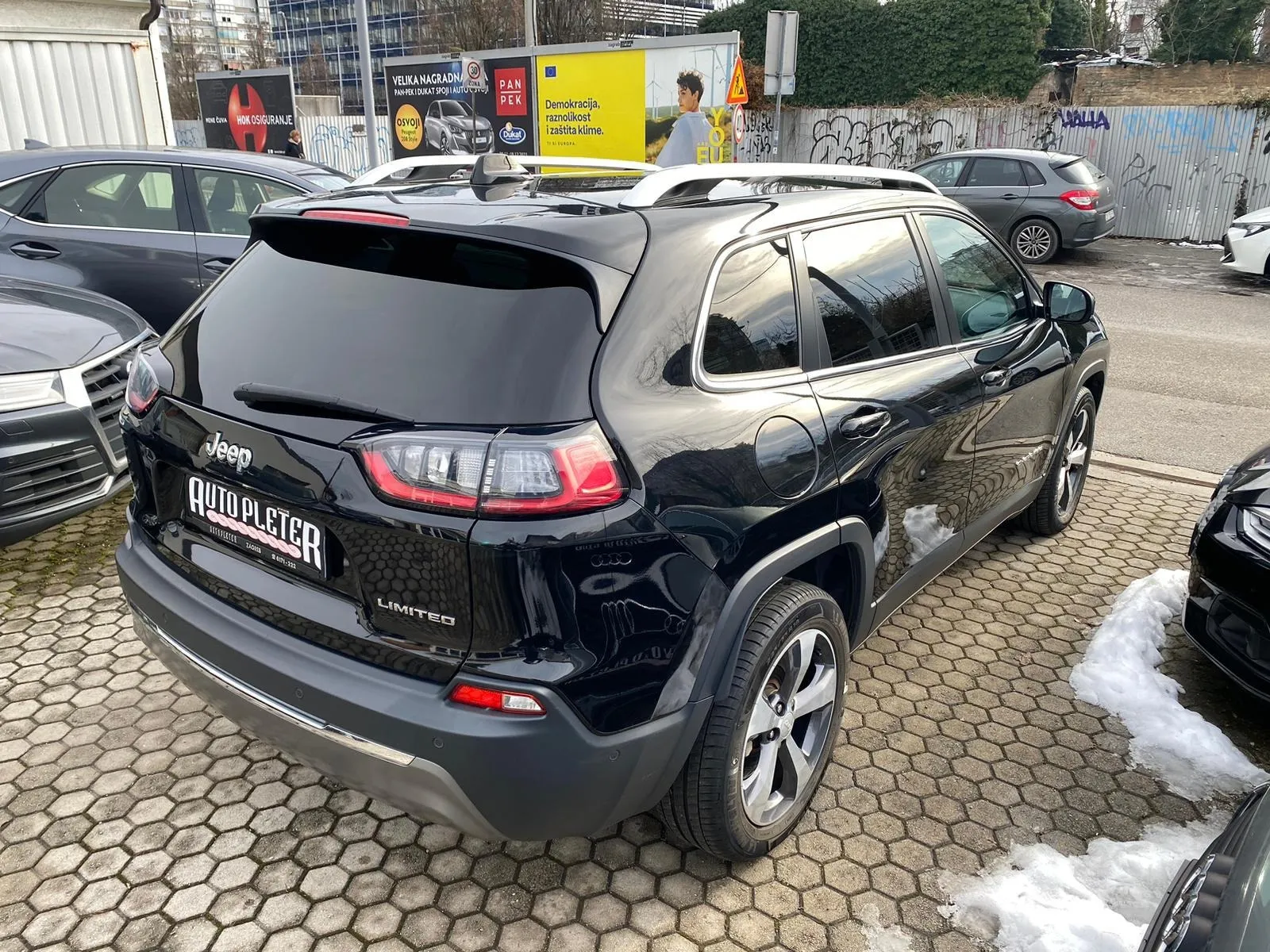 jeep cherokee 2,2 automatik limited 4x4, navi, kamera, 4x garancija!!! - slika 8
