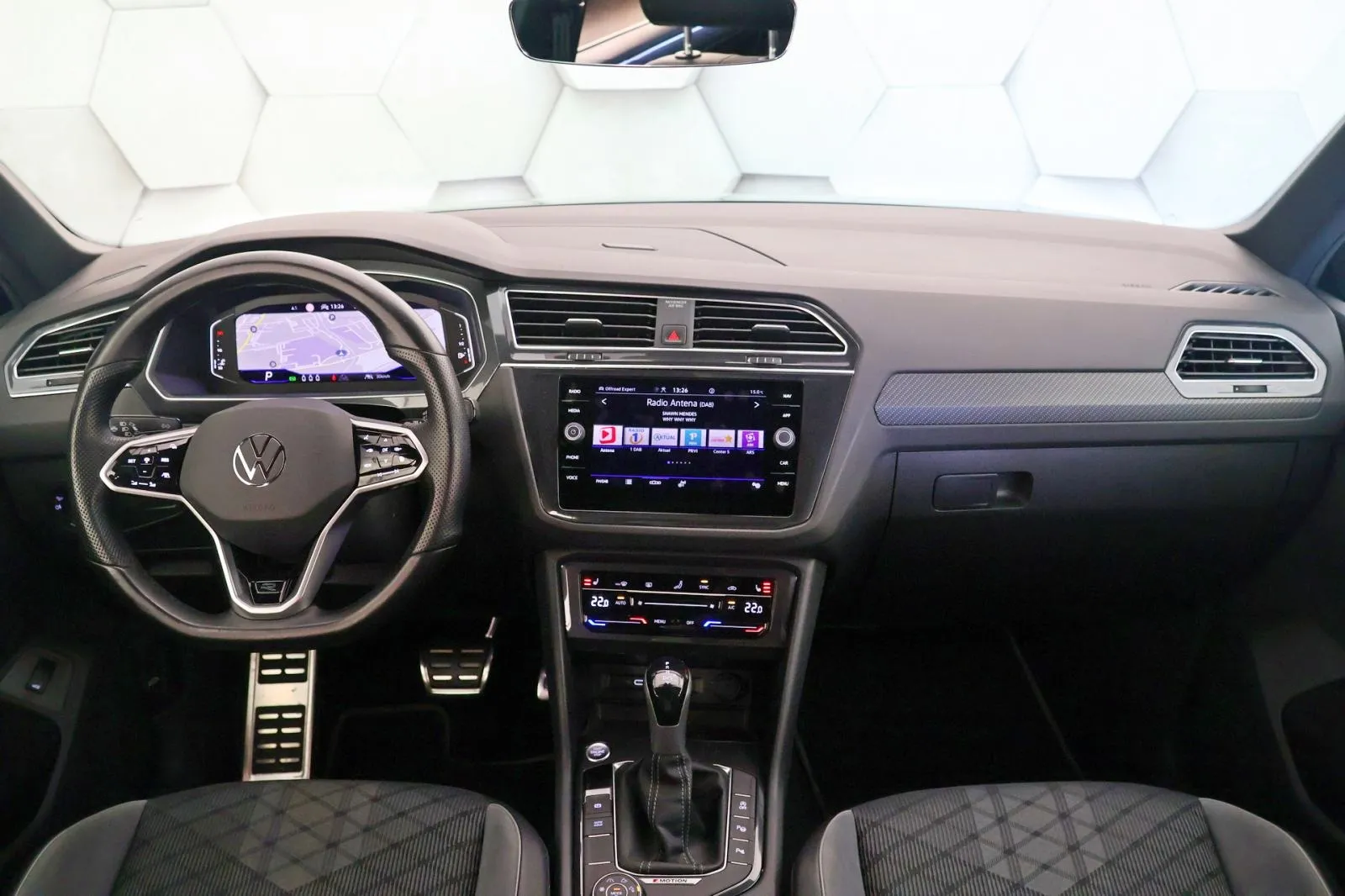 volkswagen tiguan 2.0tdi 4-motion dsg r-line 200km virtual kamera - slika 8