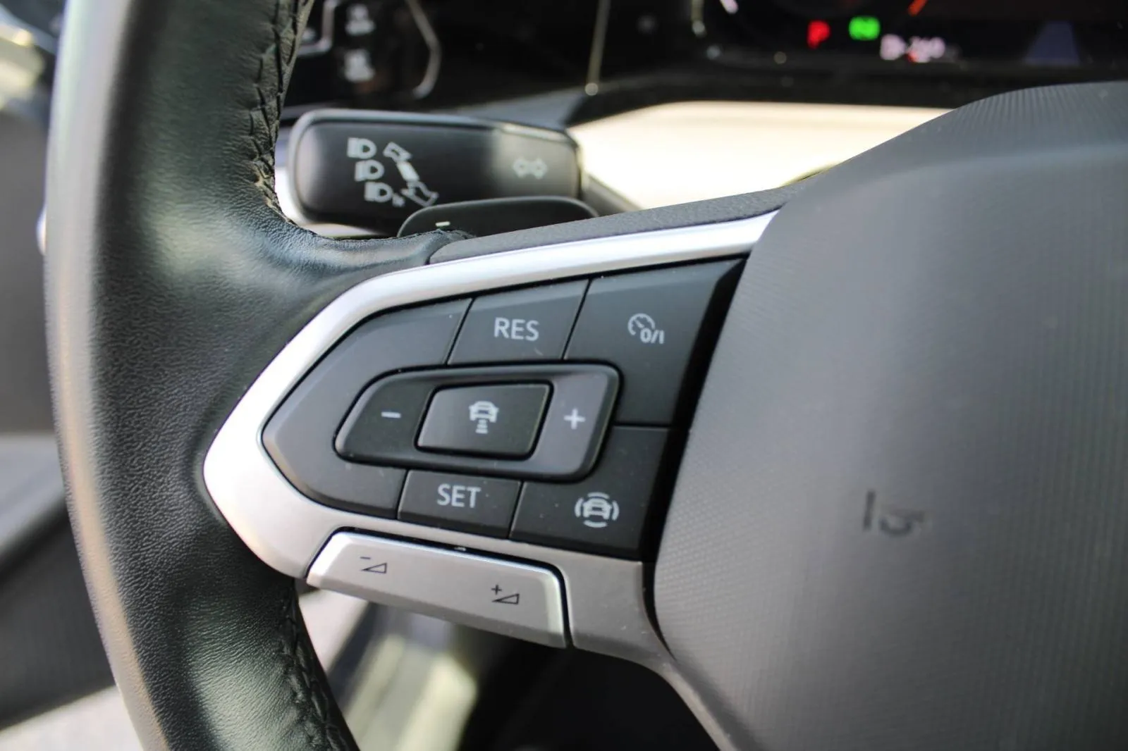 vw golf viii 1.0 etsi dsg - slika 11