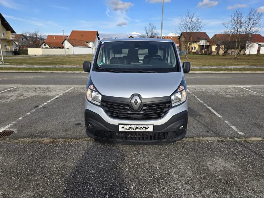renault trafic . 1,6 dizel, 2018 godina, 189000 km, kartice 24/36 rata - slika 2