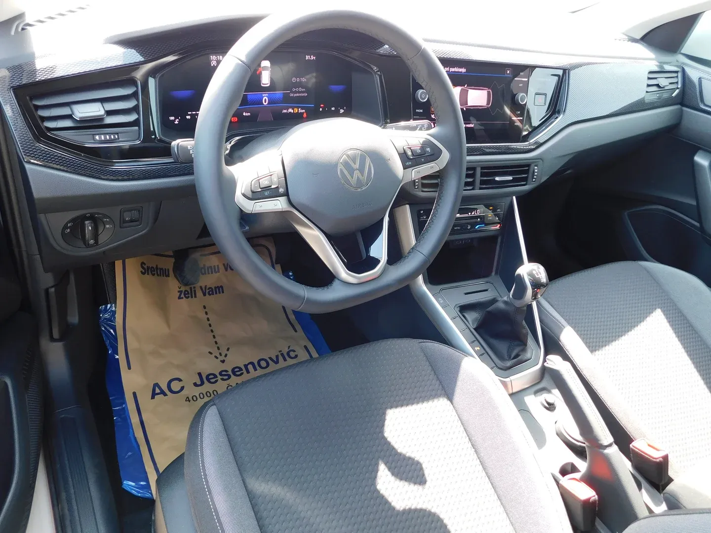 12803 volkswagen taigo 1.0 tsi 4life - slika 9