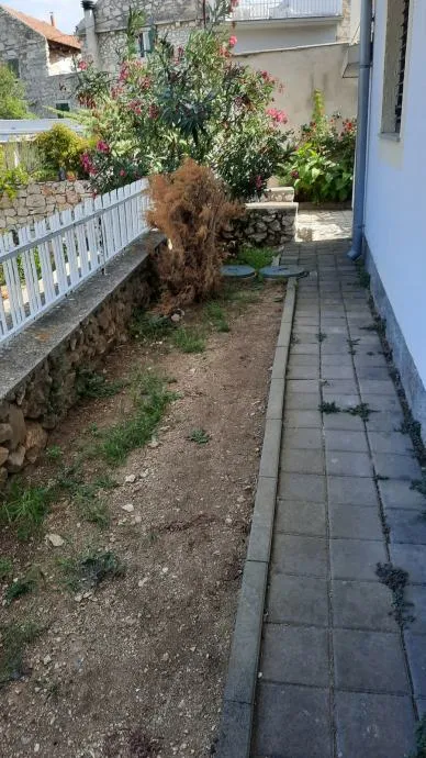 !!kuća s dvorištem,staro selo: murter, 105.00 m2 (prodaja) - slika 7