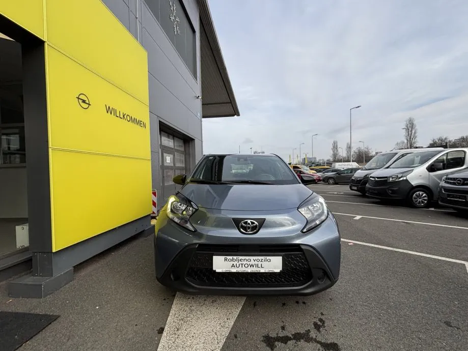 toyota aygo x 1,0 vvt - i x-play - slika 2