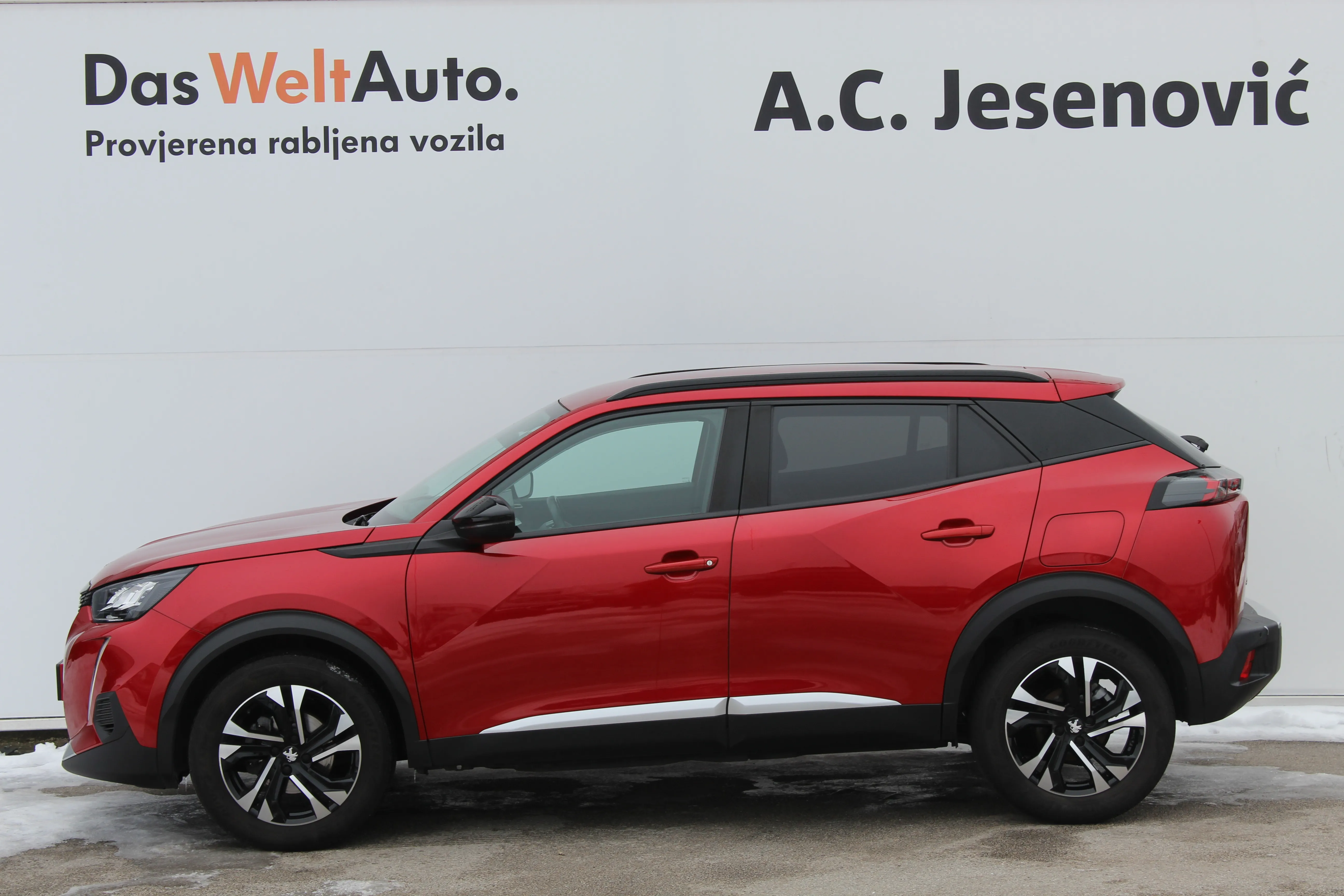 13059 peugeot 2008 1,2 puretech 100 s&s allure - slika 6