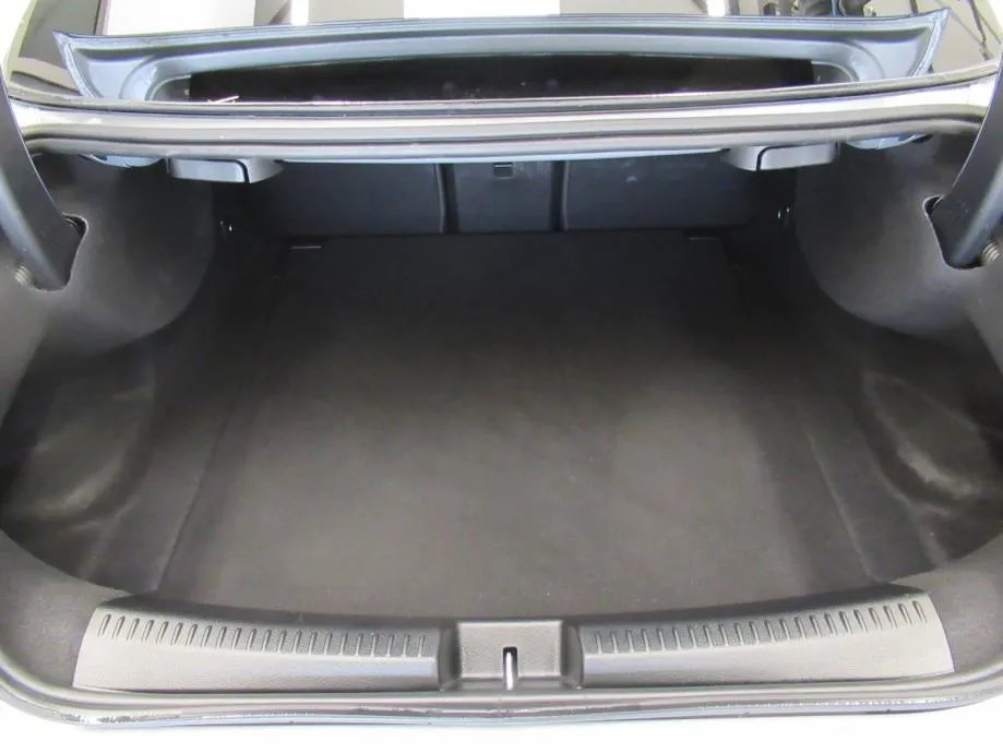 mercedes-benz cla 200 d amg line - slika 19