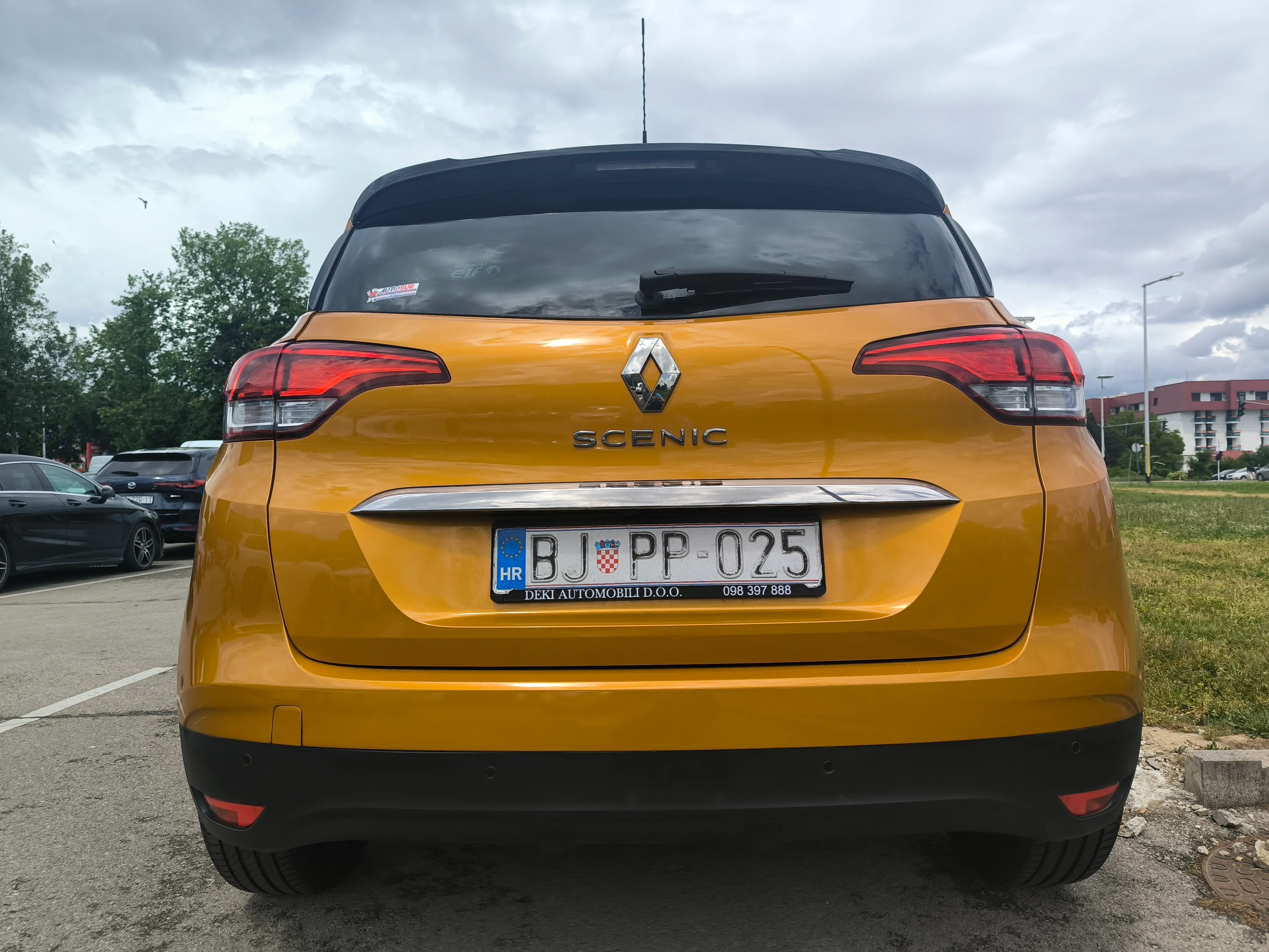 renault scenic dci 120 ,intens, full led, kamera, top stanje - slika 16