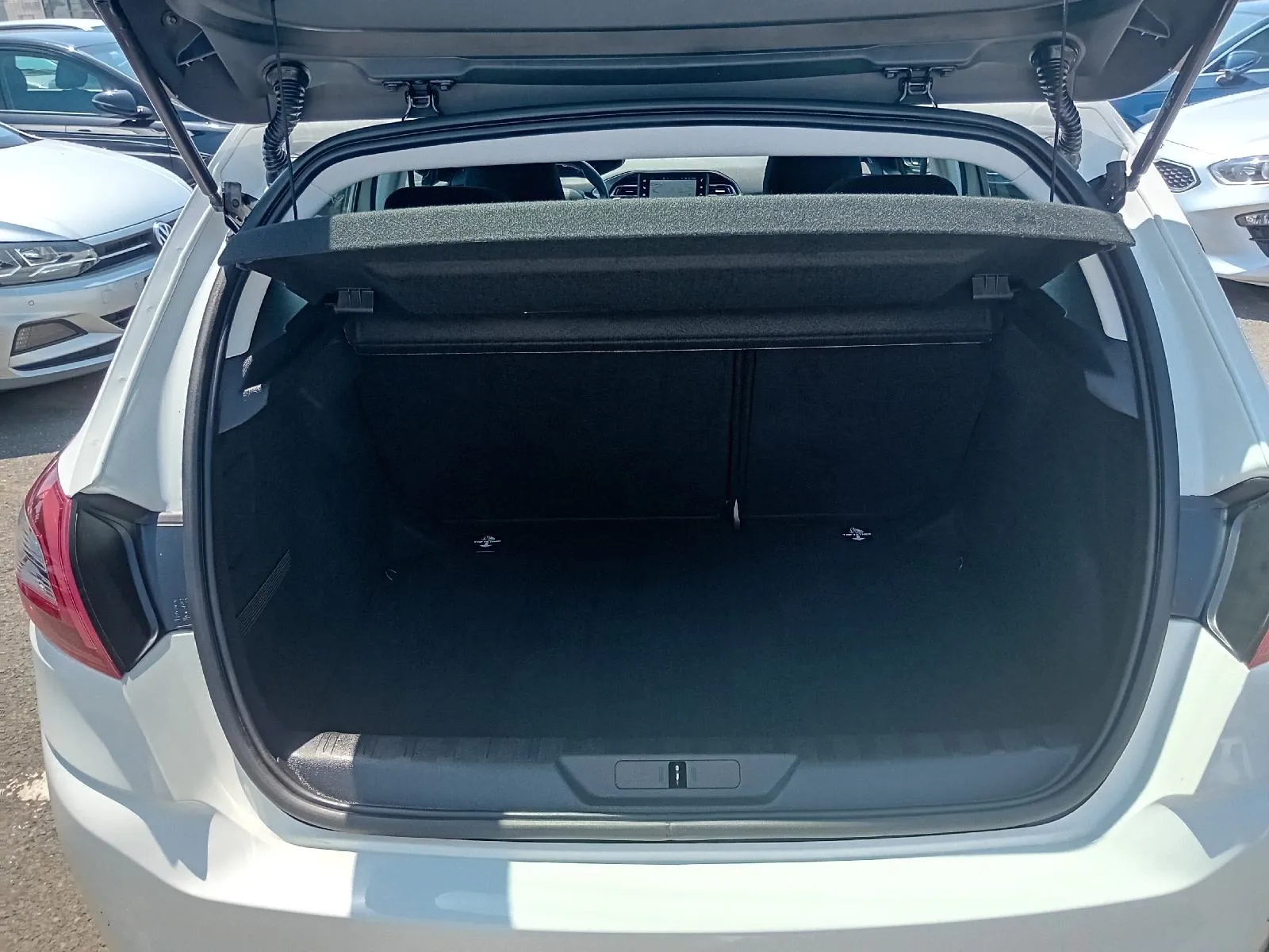 peugeot 308 1,5 bluehdi,do 2 godine jamstva,u sustavu pdv-a. - slika 10