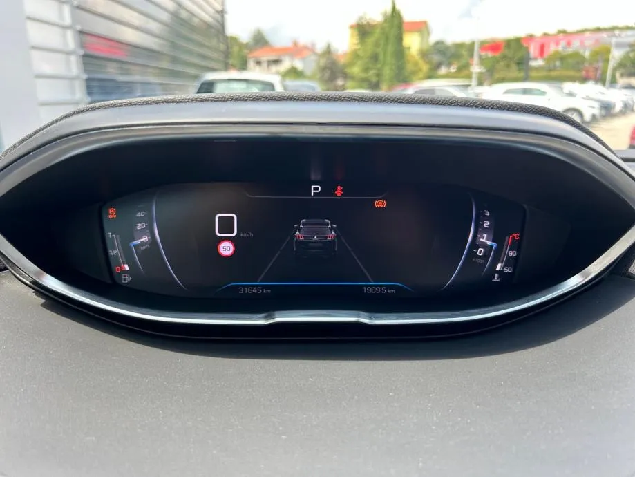 peugeot 3008 allure business bluehdi 130 eat8 - 2023 - 30.000 km - slika 17