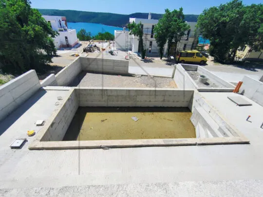 labin: kamena kuća s bazenom i pogledom na more - slika 10