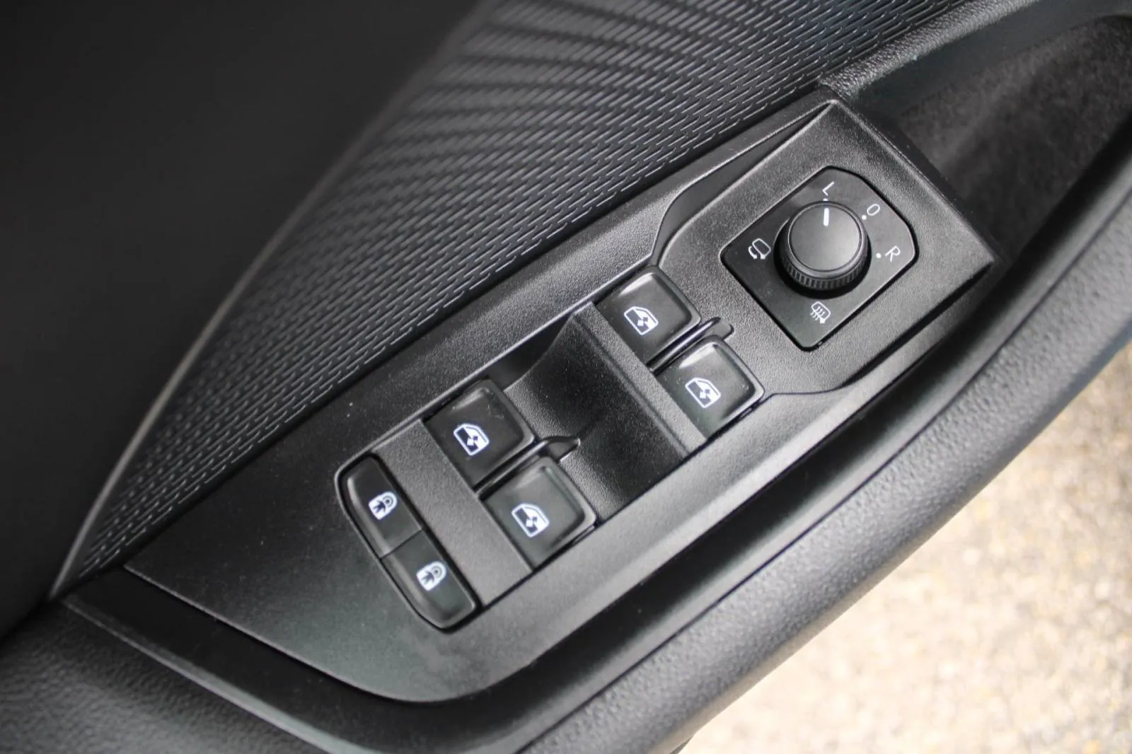 škoda octavia combi 2.0 tdi *panorama, led, navigacija, kamera* - slika 19