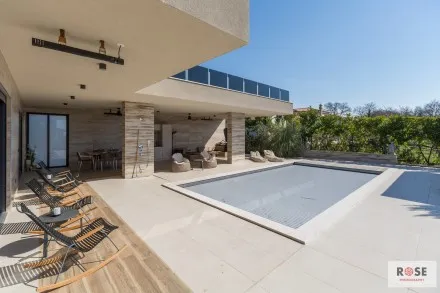 luksuzno uređena vila sa bazenom, novigrad - slika 3