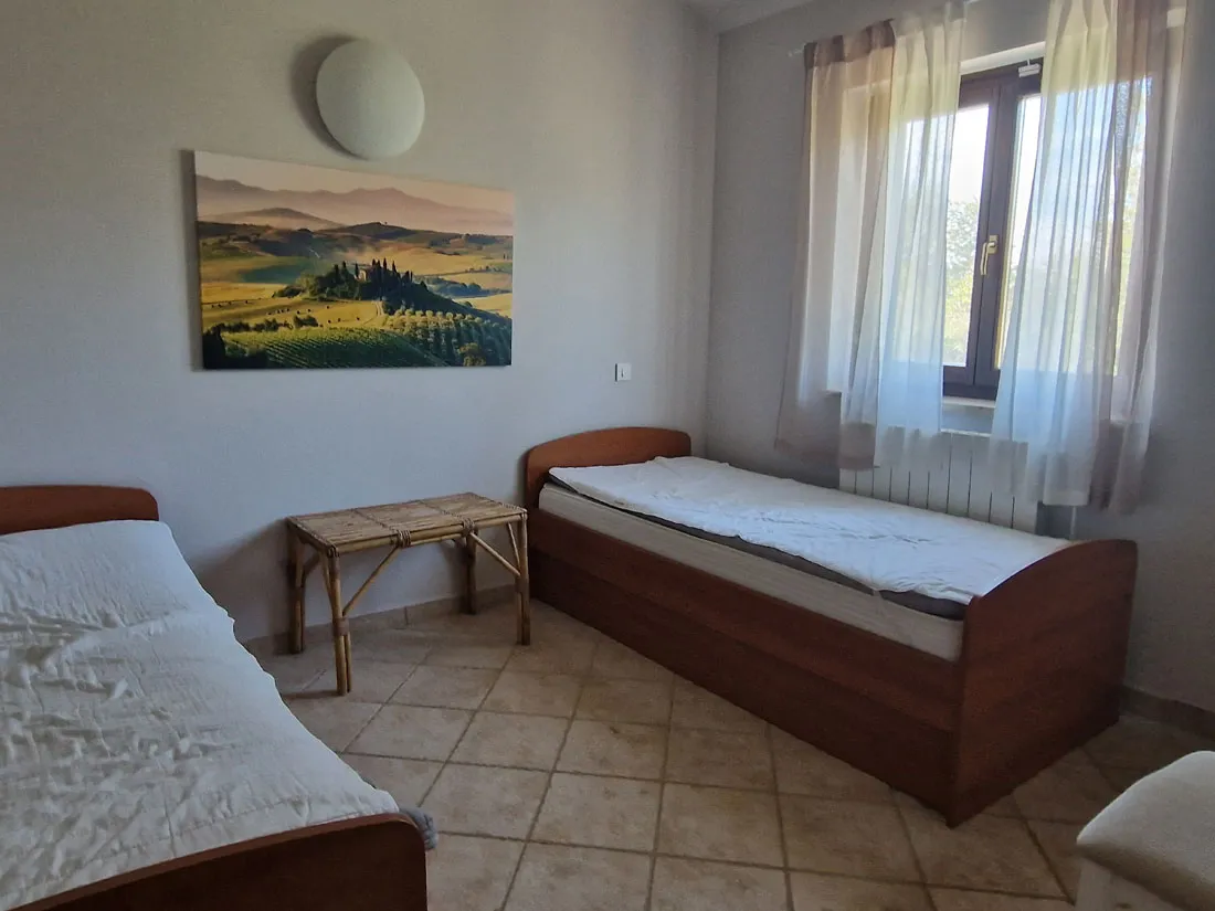 prodaja, prizemnica sa tri spavaće sobe i bazenom u okolici poreča - slika 15