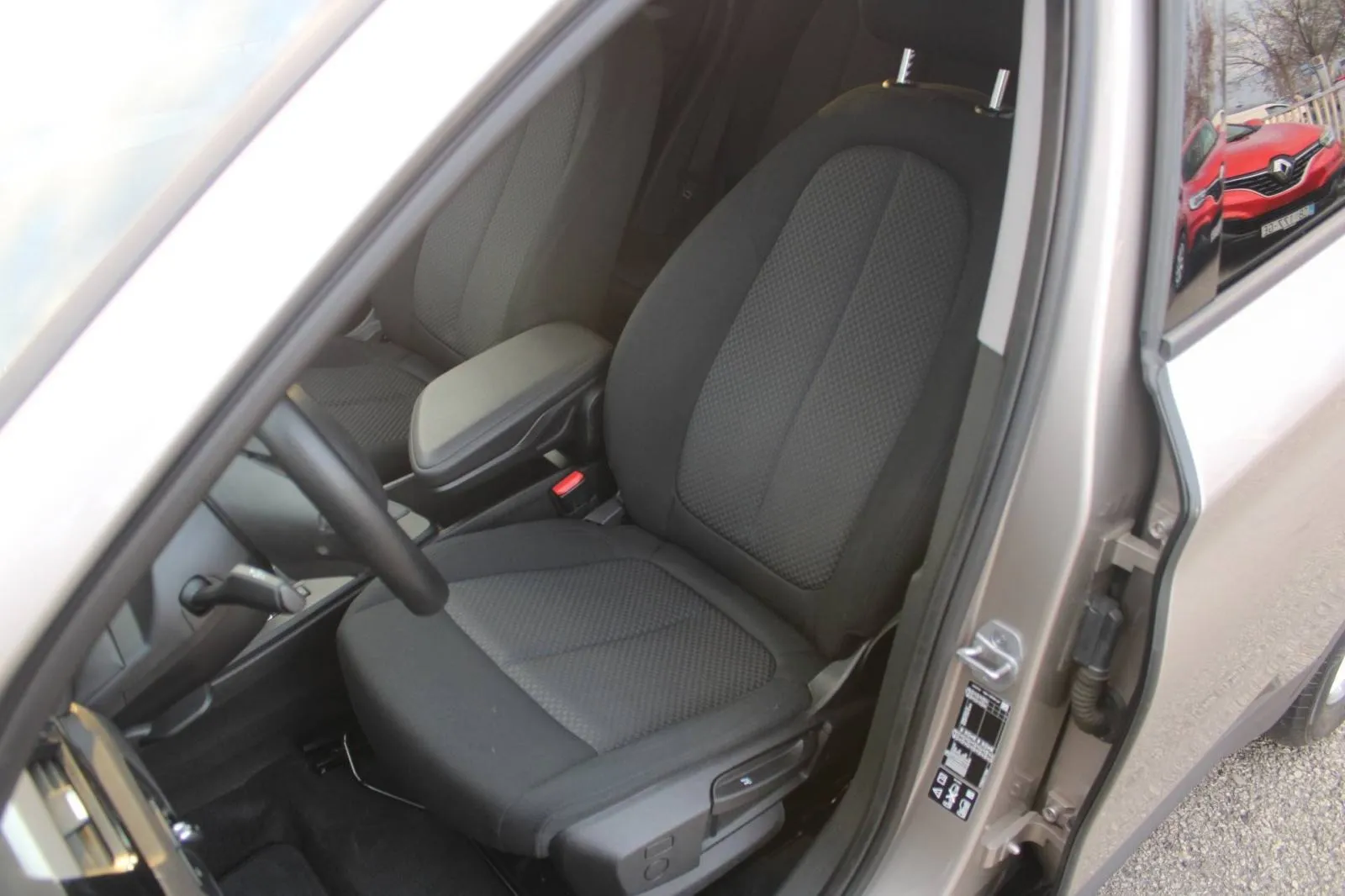 bmw x1 20d xdrive automatik *led, navigacija* - slika 10