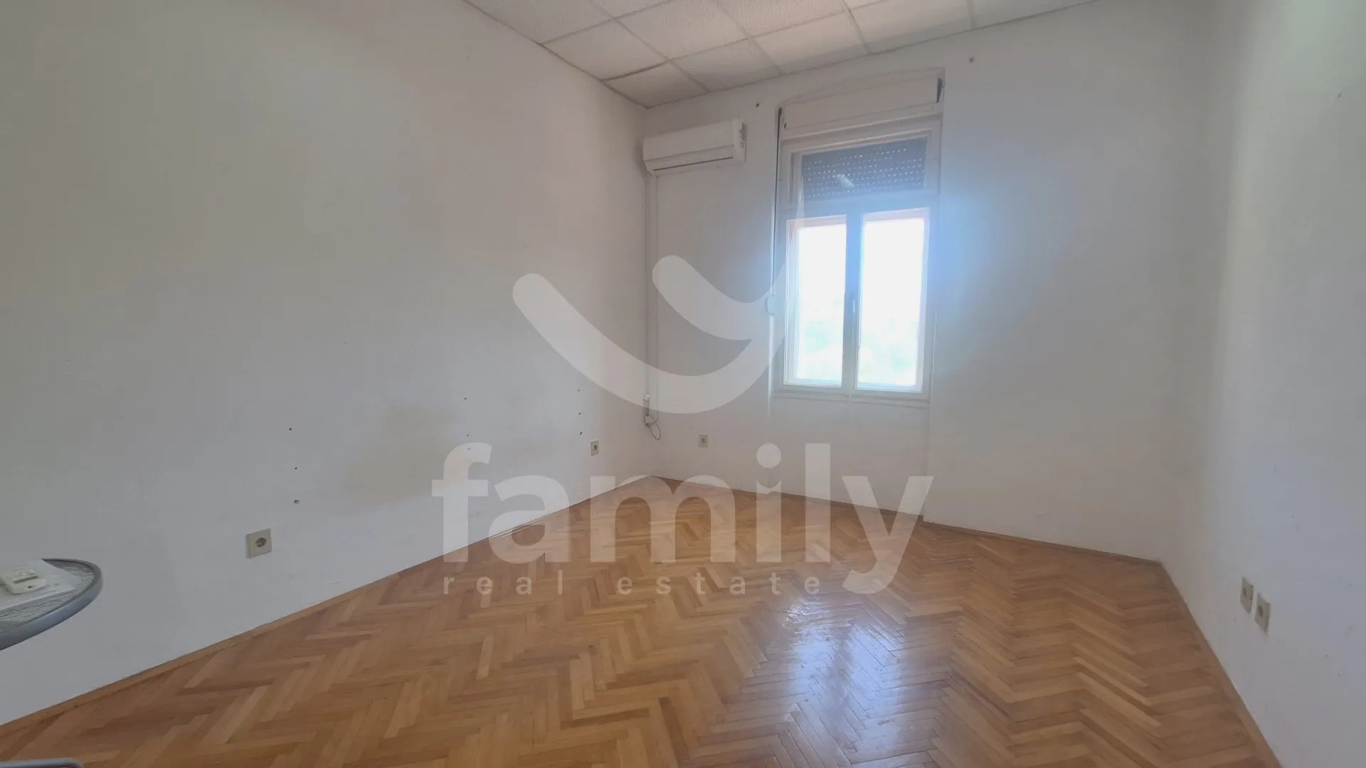 prodaja dvosobni stan rovinj centar - pogled na more - slika 6