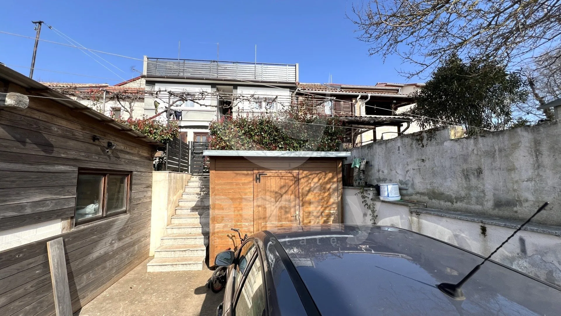 prodaja visokoisplative kuće sa dva apartmana u rovinju - slika 19